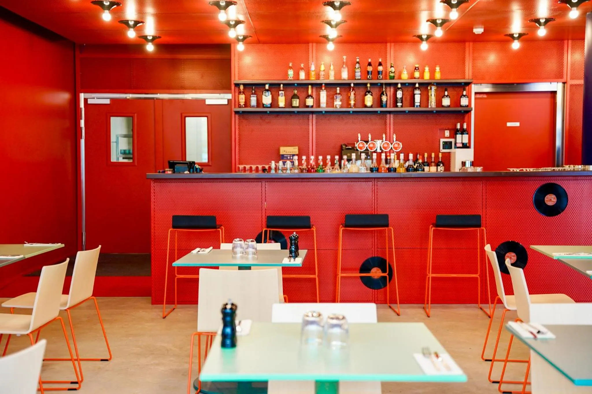 Lounge or bar in All Suites Appart Hôtel et Hôtel - Paris 13 - Porte d'Italie