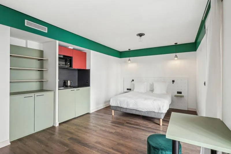 Bed in All Suites Appart Hôtel et Hôtel - Paris 13 - Porte d'Italie