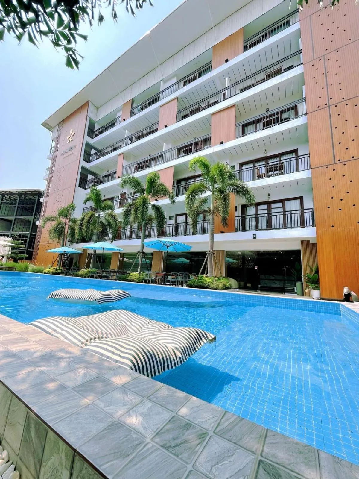 Aqua park in Remember Vangvieng Hotel