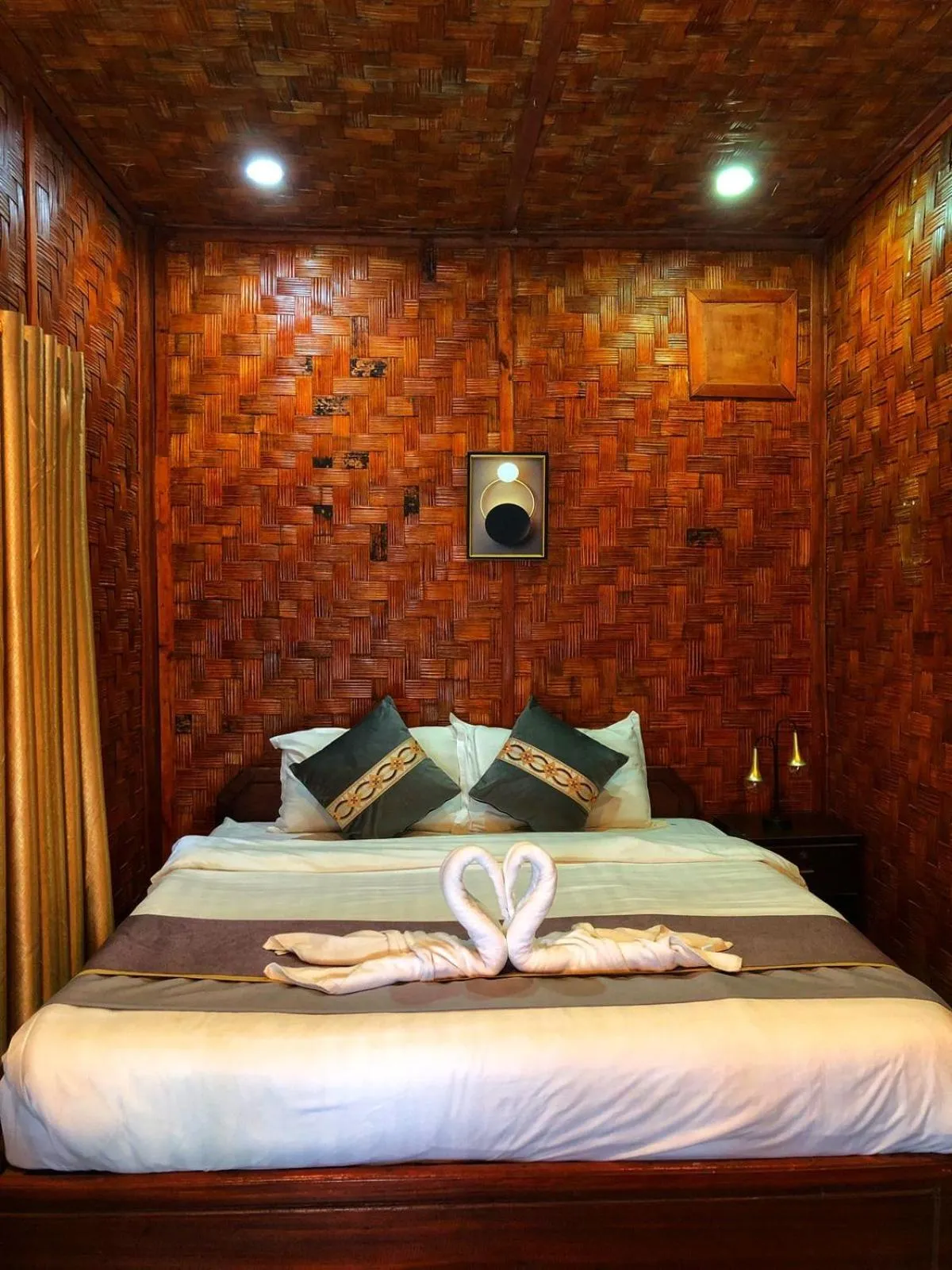 Bed in Remember Vangvieng Hotel