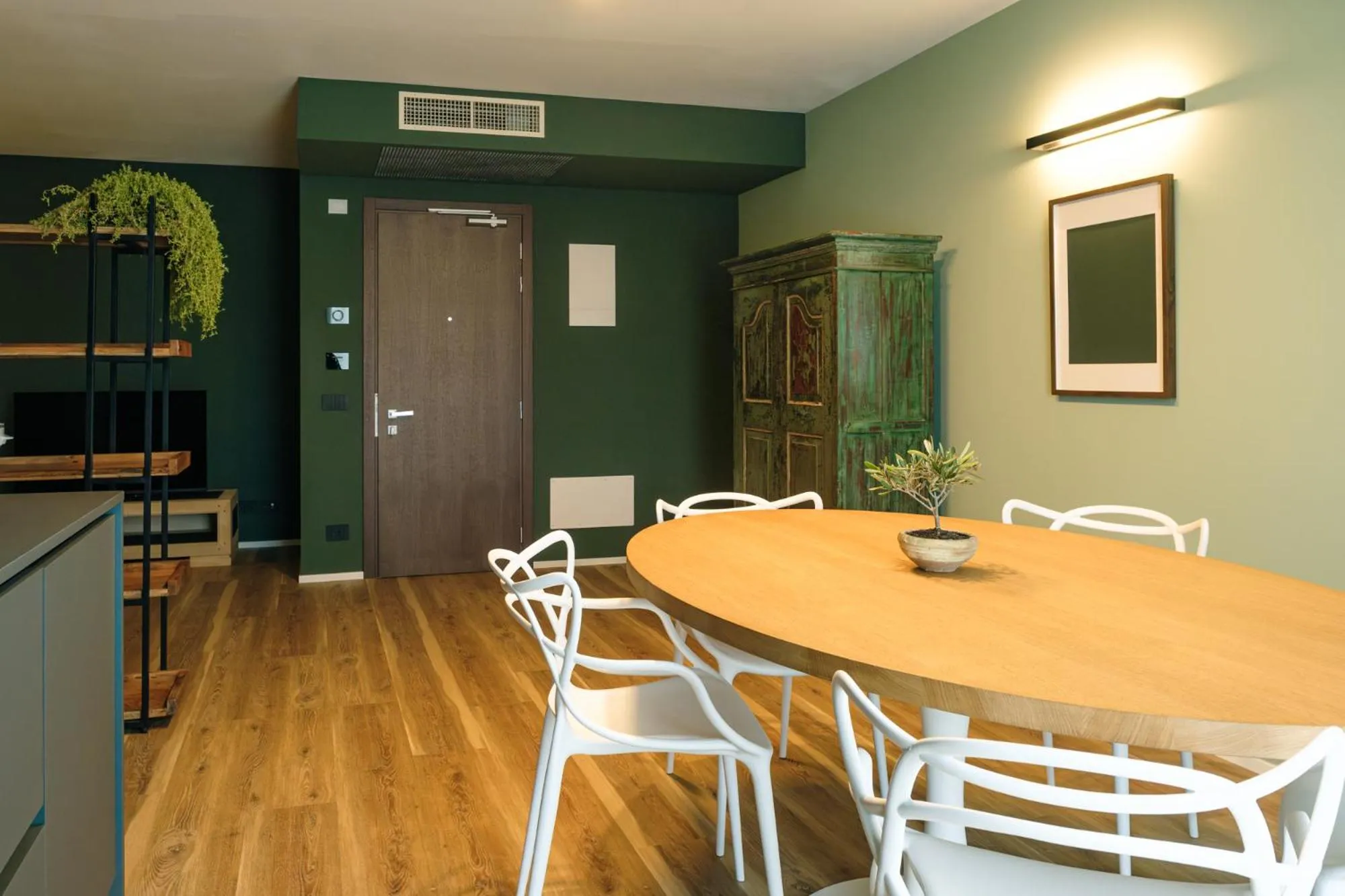 TV and multimedia in Camoma Aparthotel - Suites Apartments