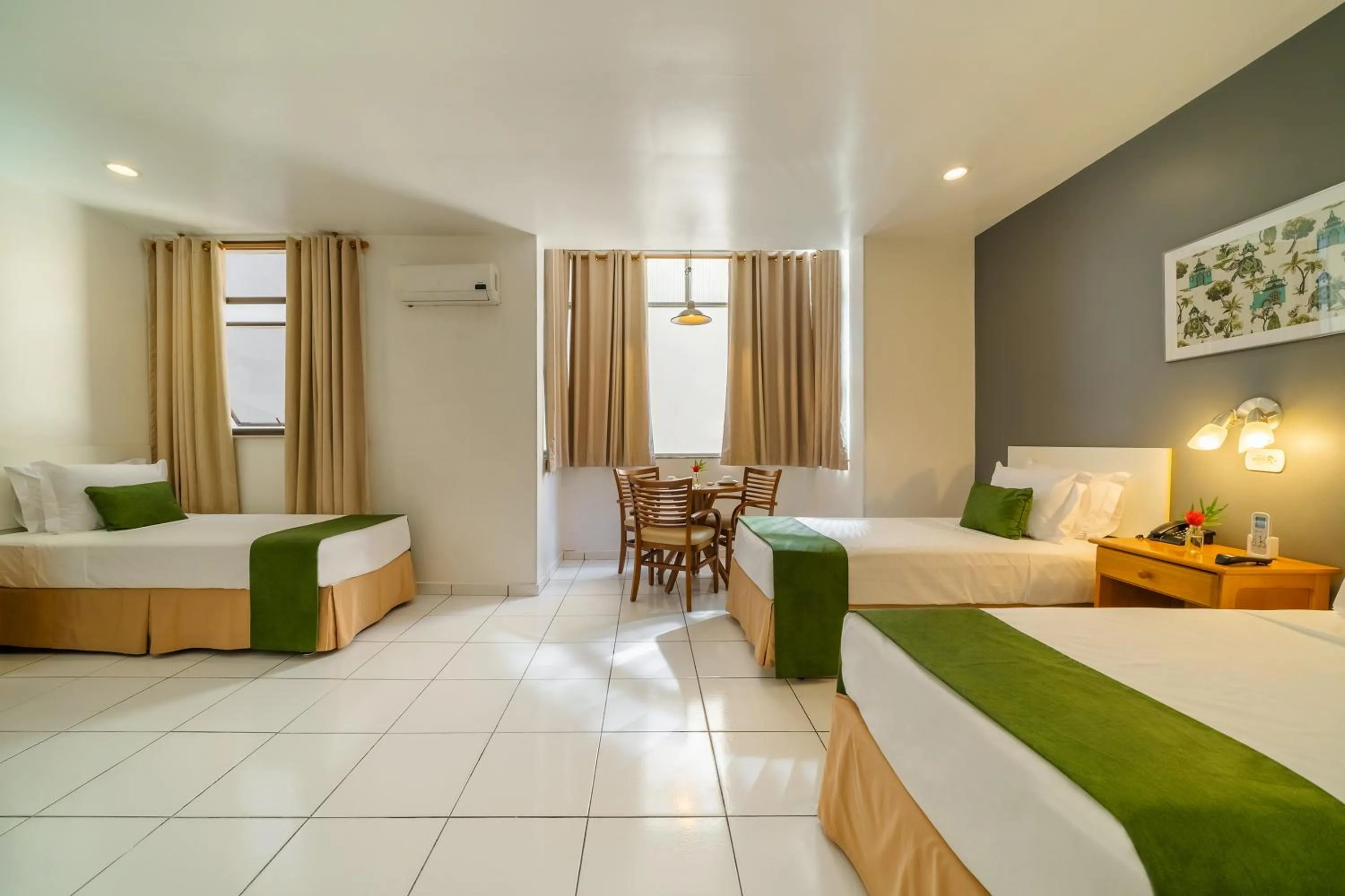 Photo of the whole room, Bed in Infinity Copacabana