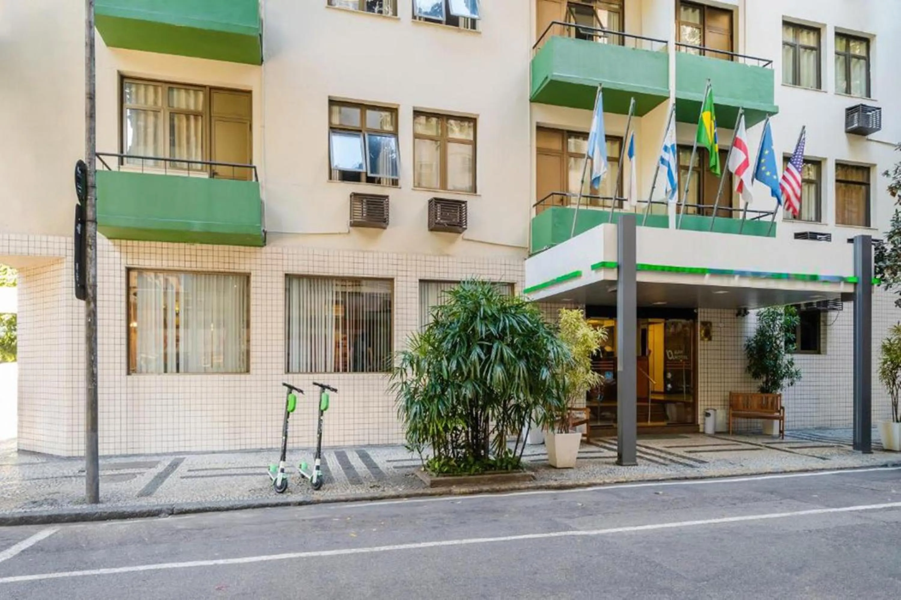 Property building in Infinity Copacabana