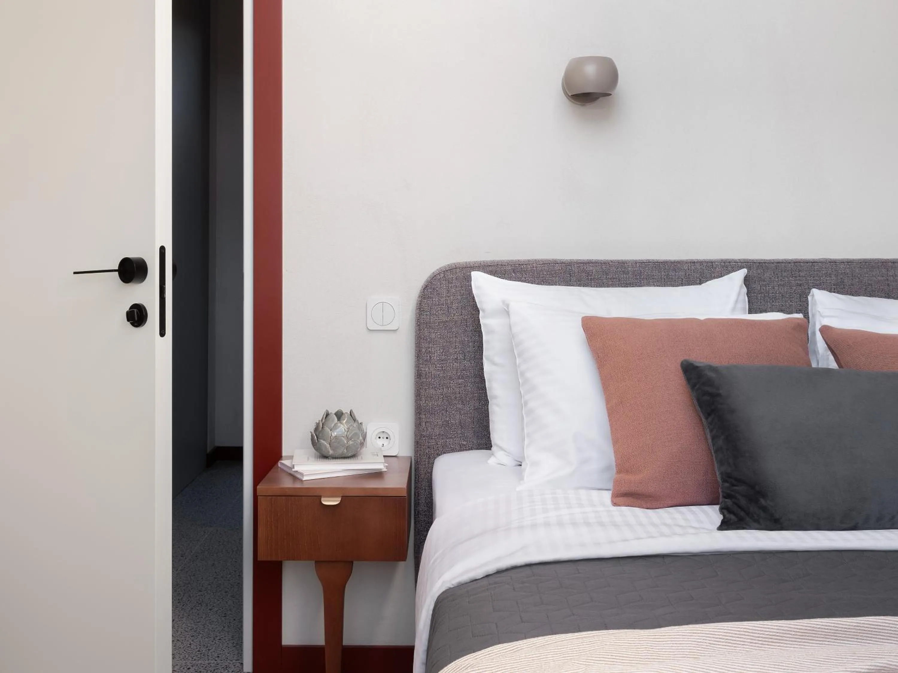 Bed in Apart-In Georgia