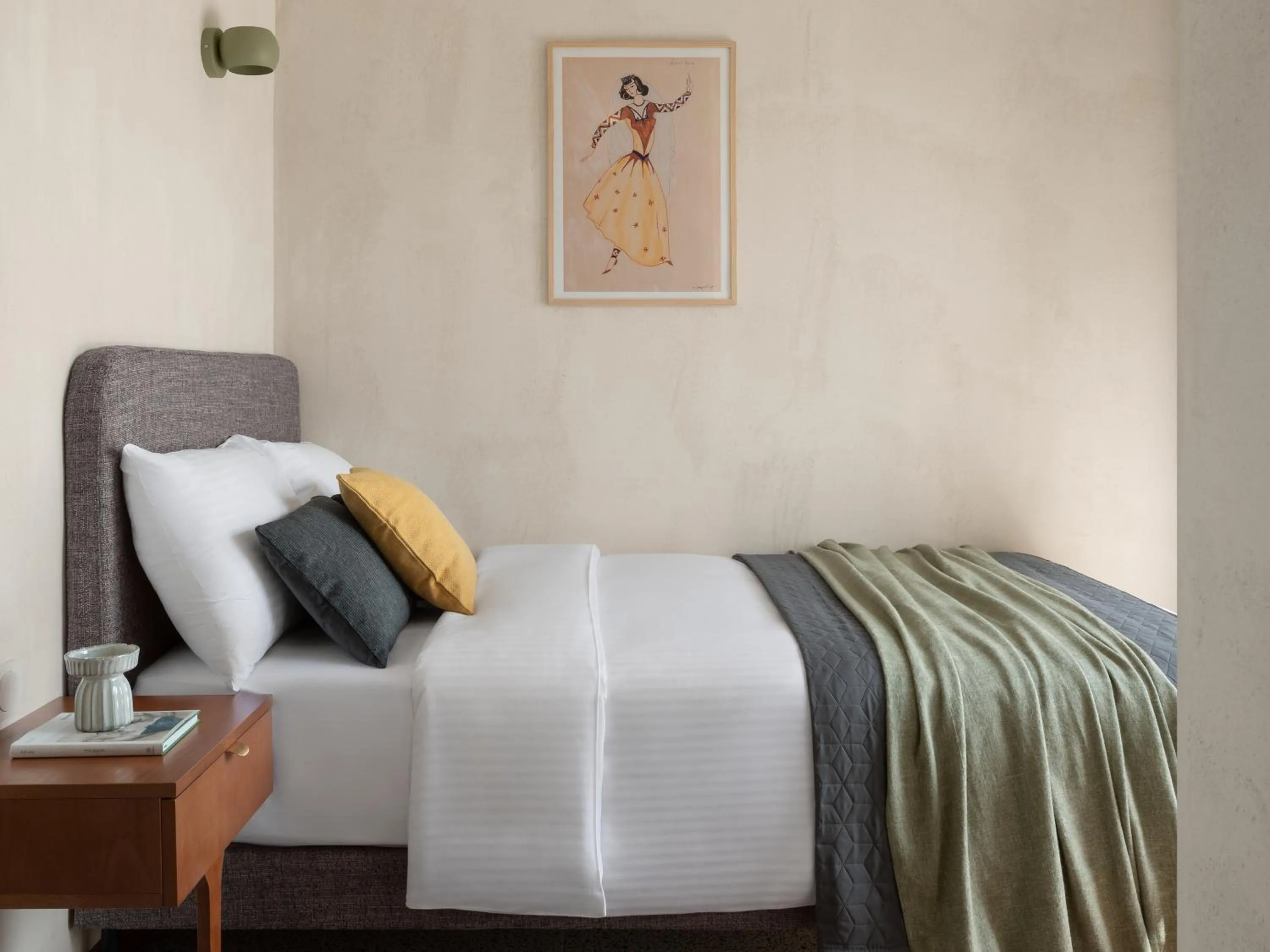 Bed in Apart-In Georgia