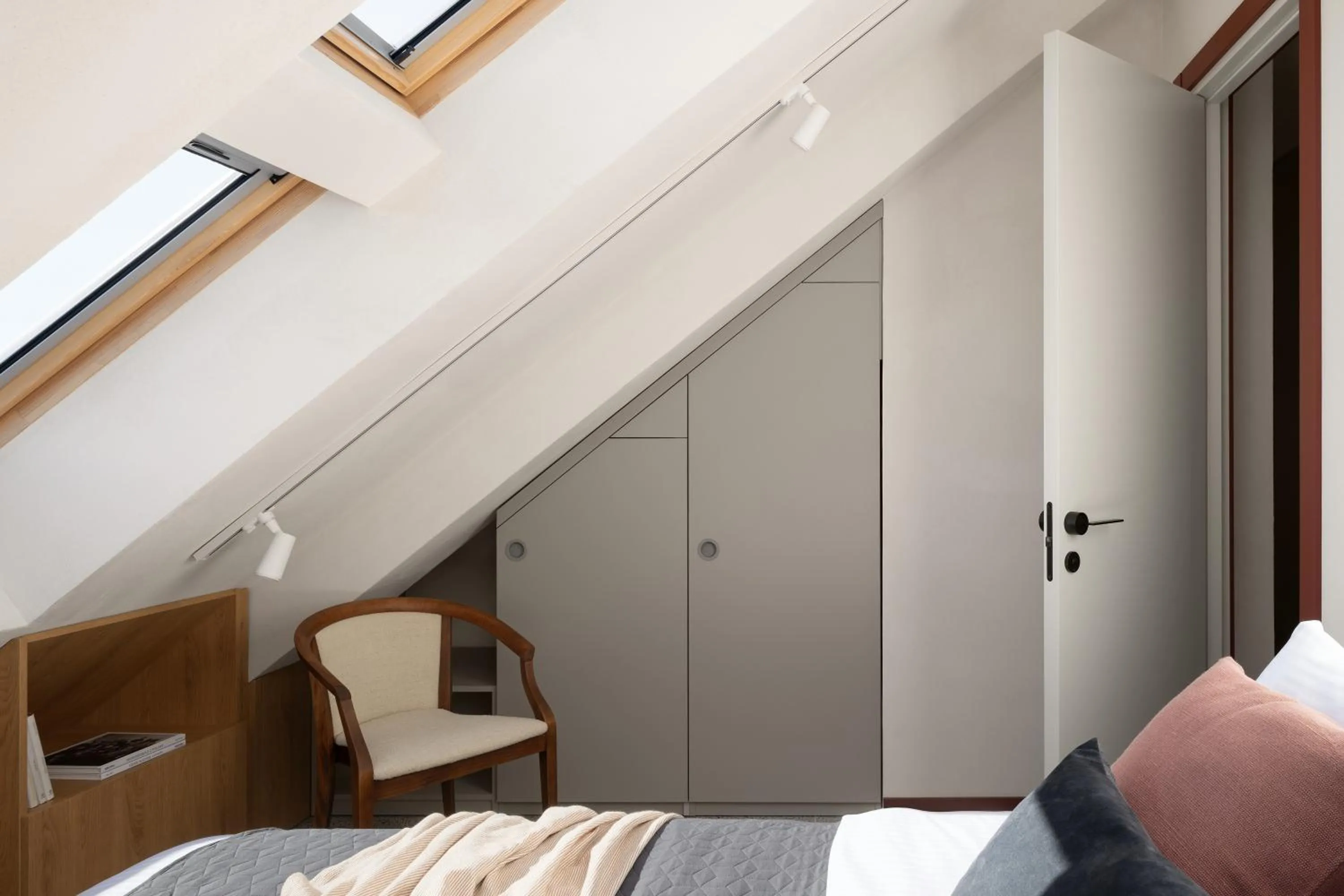 Property building, Bed in Apart-In Georgia