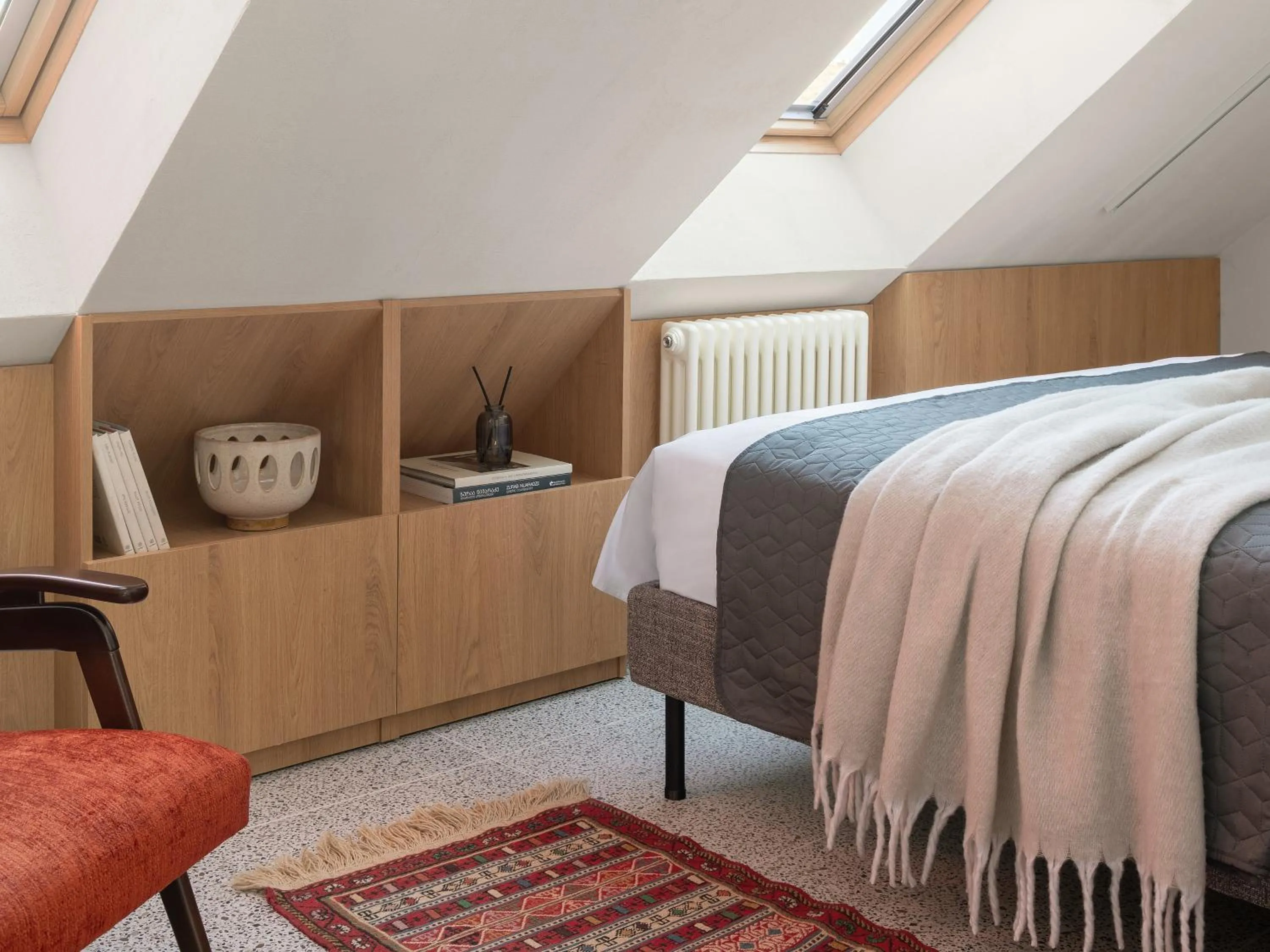 Bedroom, Bed in Apart-In Georgia