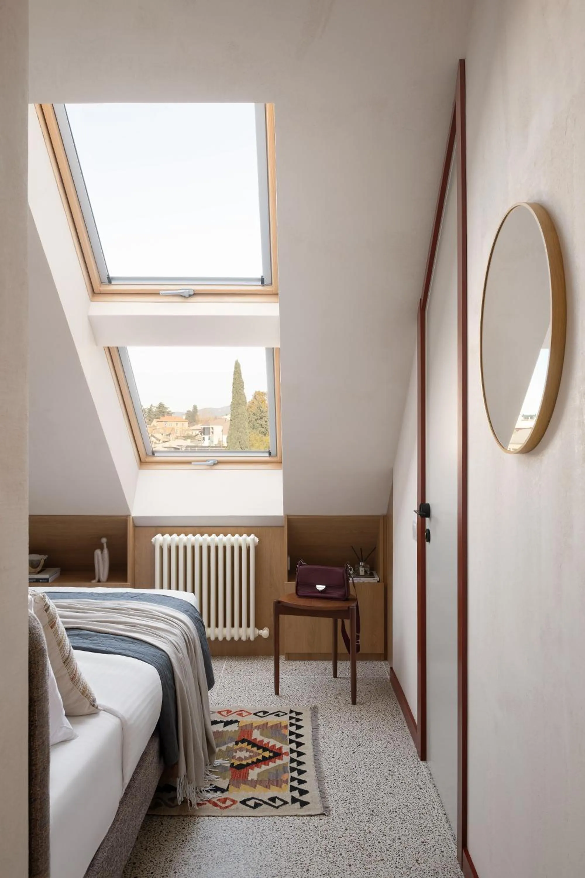 Property building, Bed in Apart-In Georgia