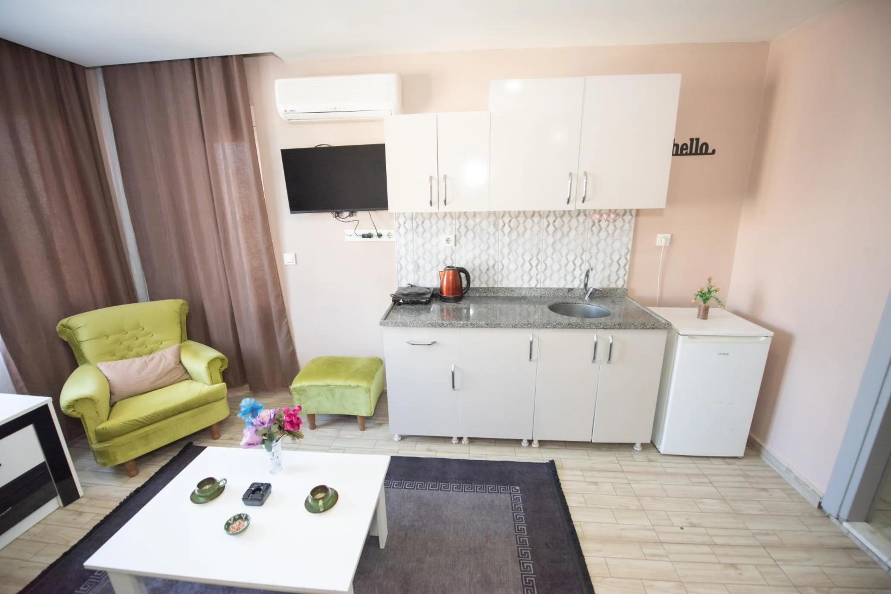 kitchen, Kitchen/Kitchenette in Palvan Hotel