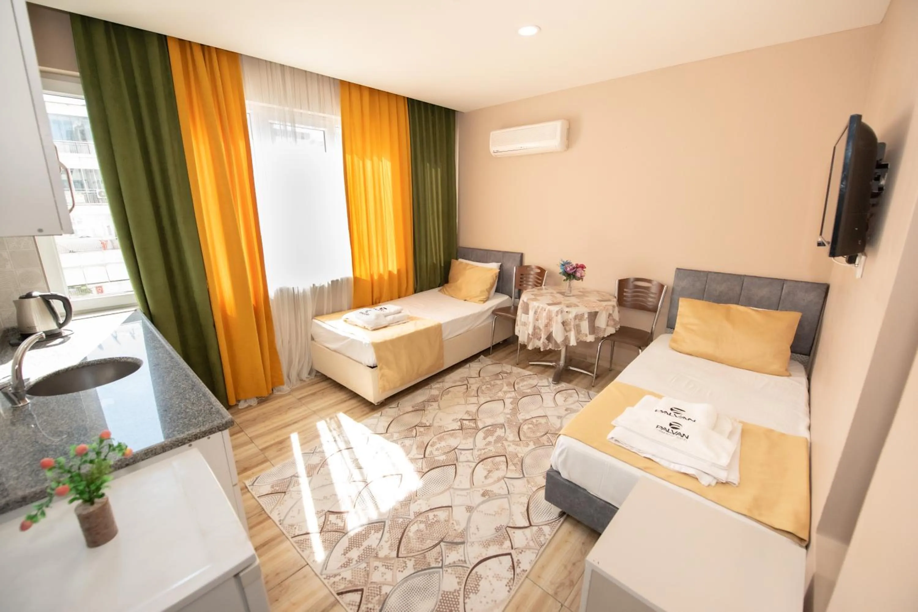 Photo of the whole room in Palvan Hotel