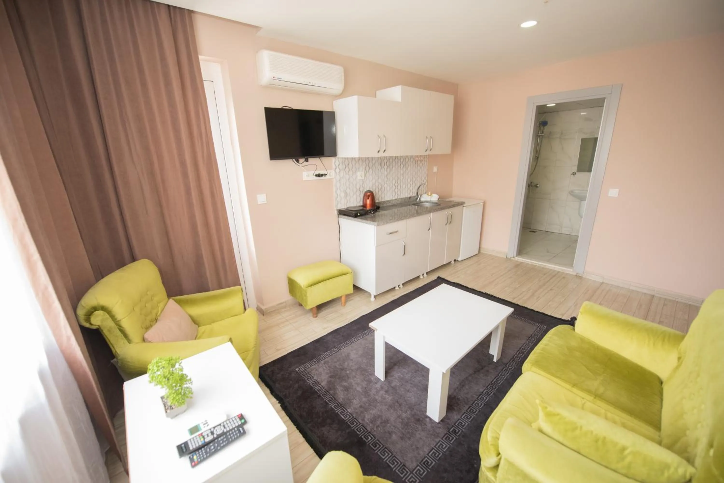 Living room, Seating Area in Palvan Hotel