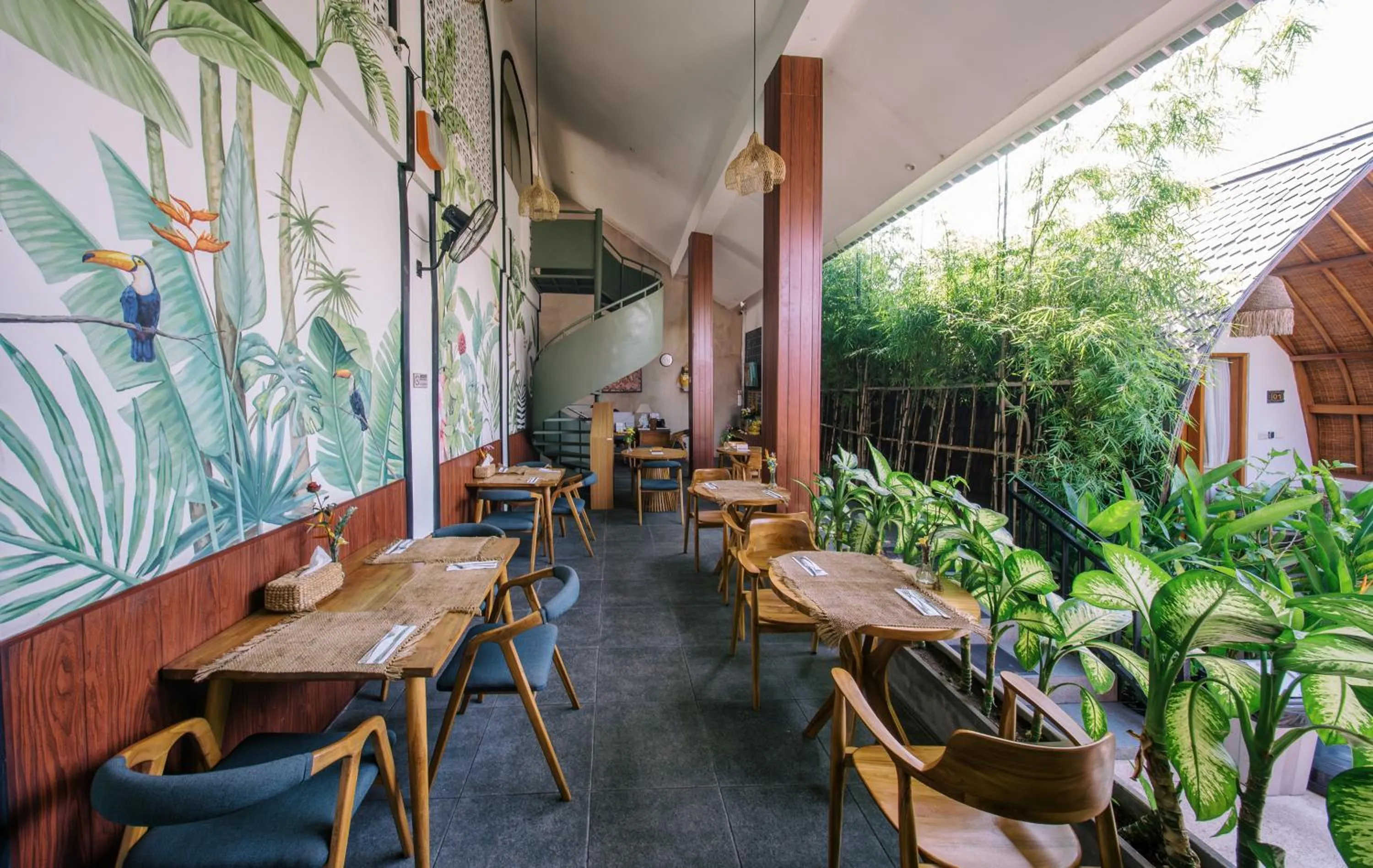 Restaurant/places to eat in Abian Klumpu Villa & Spa Sanur Bali