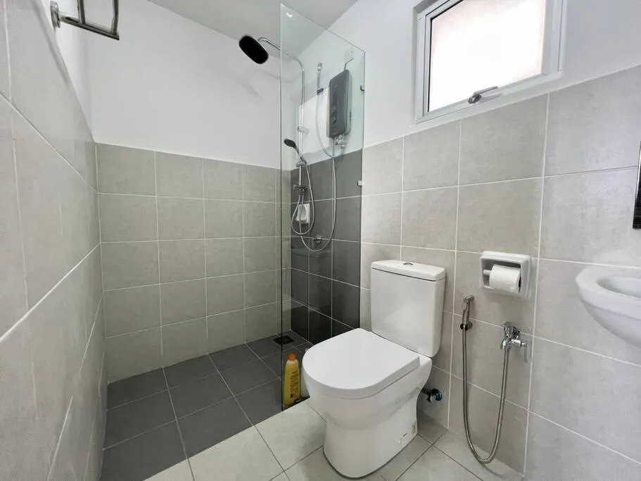 Shower in Alanis by MOKA at SEPANG