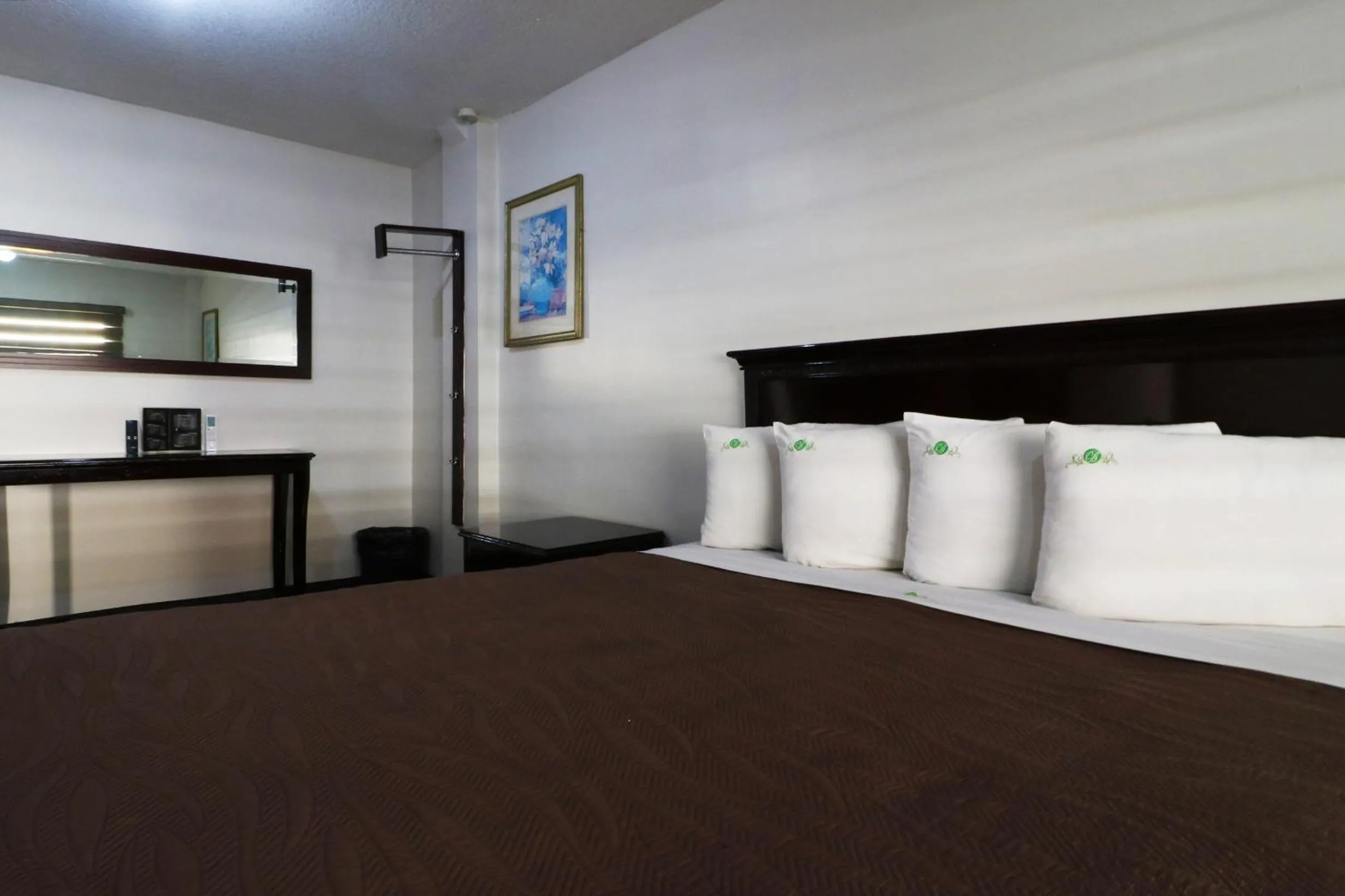 Bed in HOTEL BUGAMBILIAS