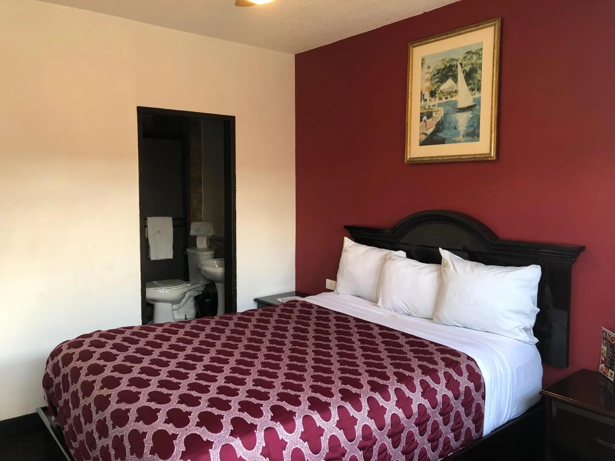 Bed in HOTEL BUGAMBILIAS