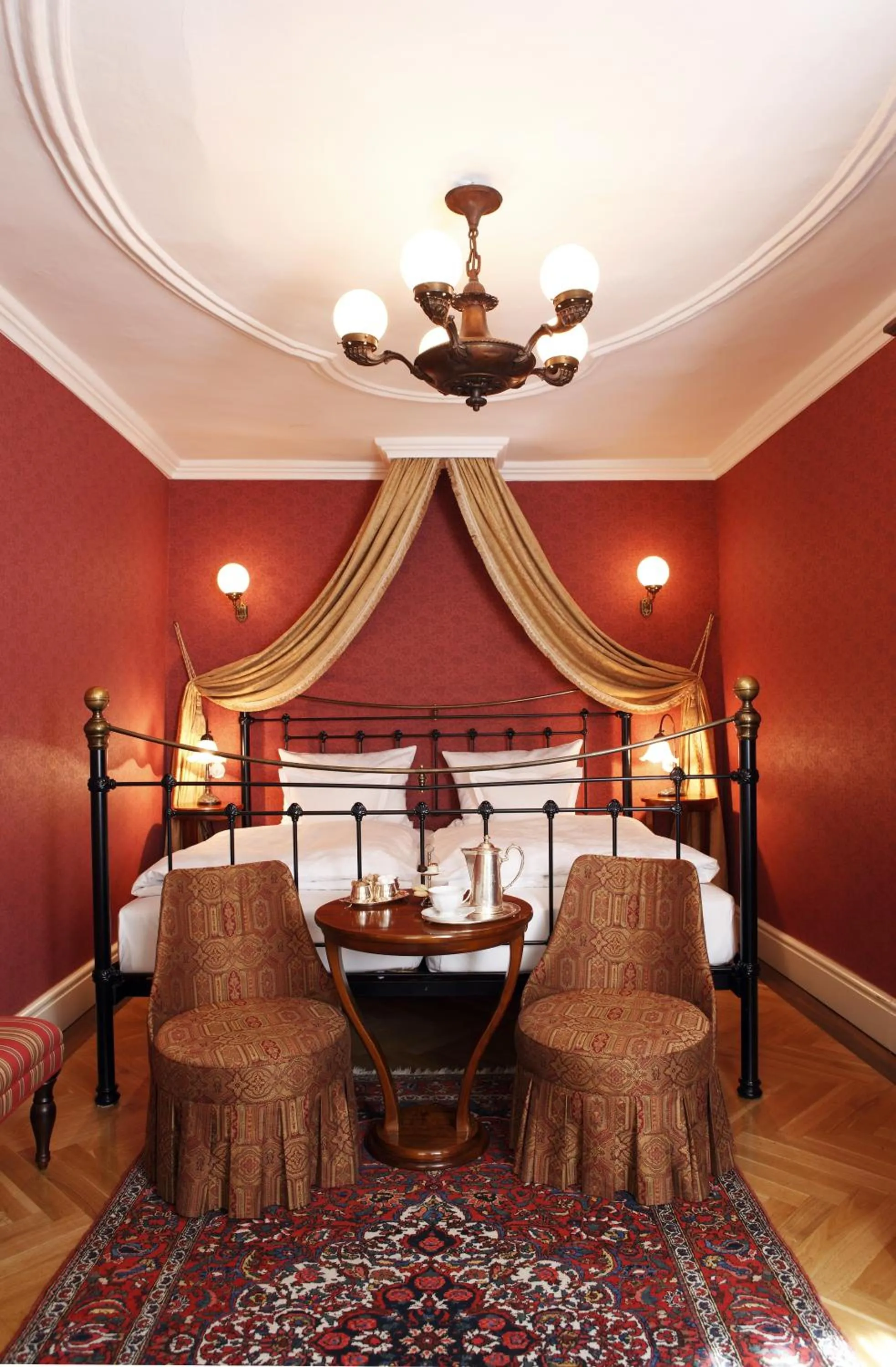 Bedroom, Bed in Hotel Goldener Anker