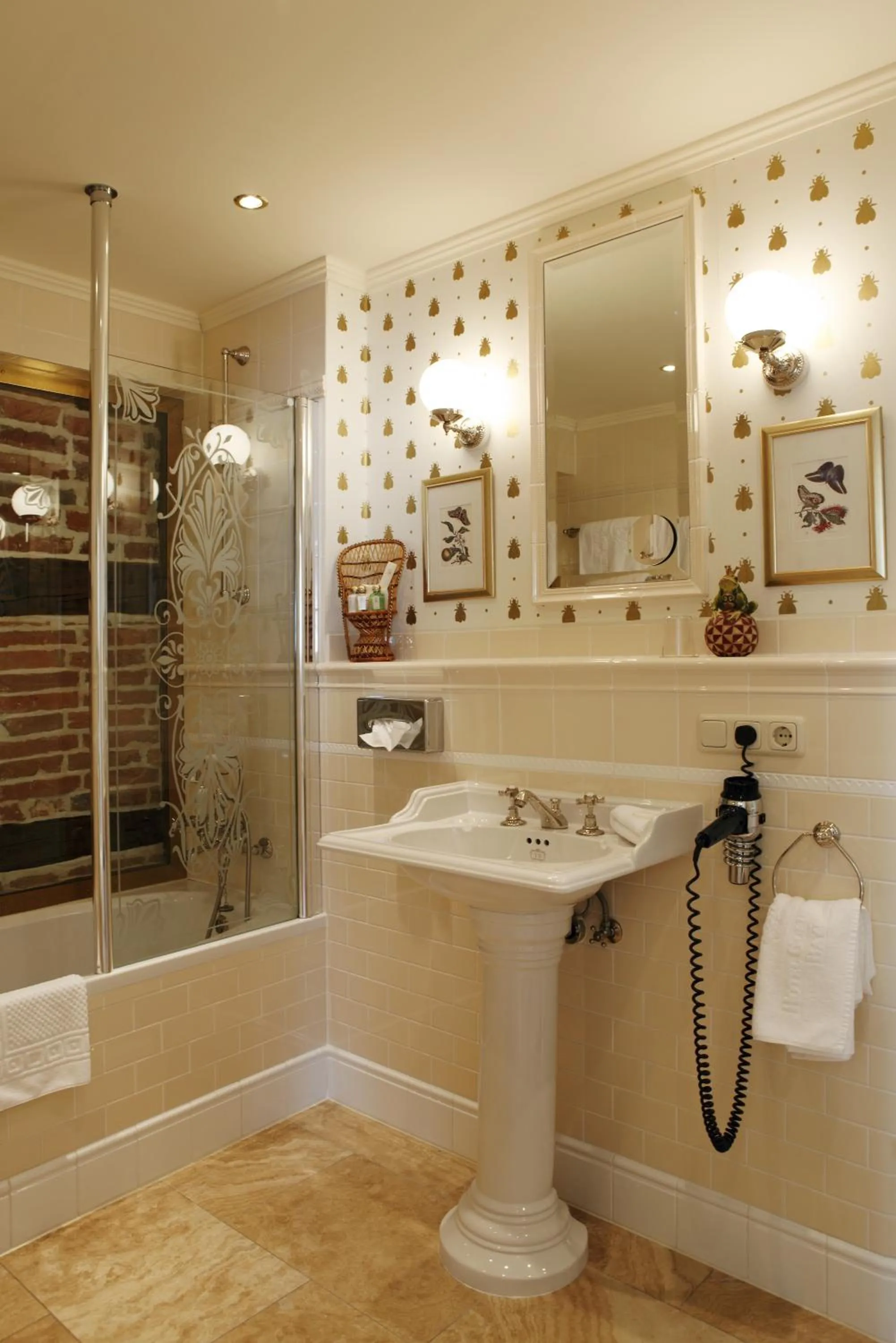 Bathroom in Hotel Goldener Anker