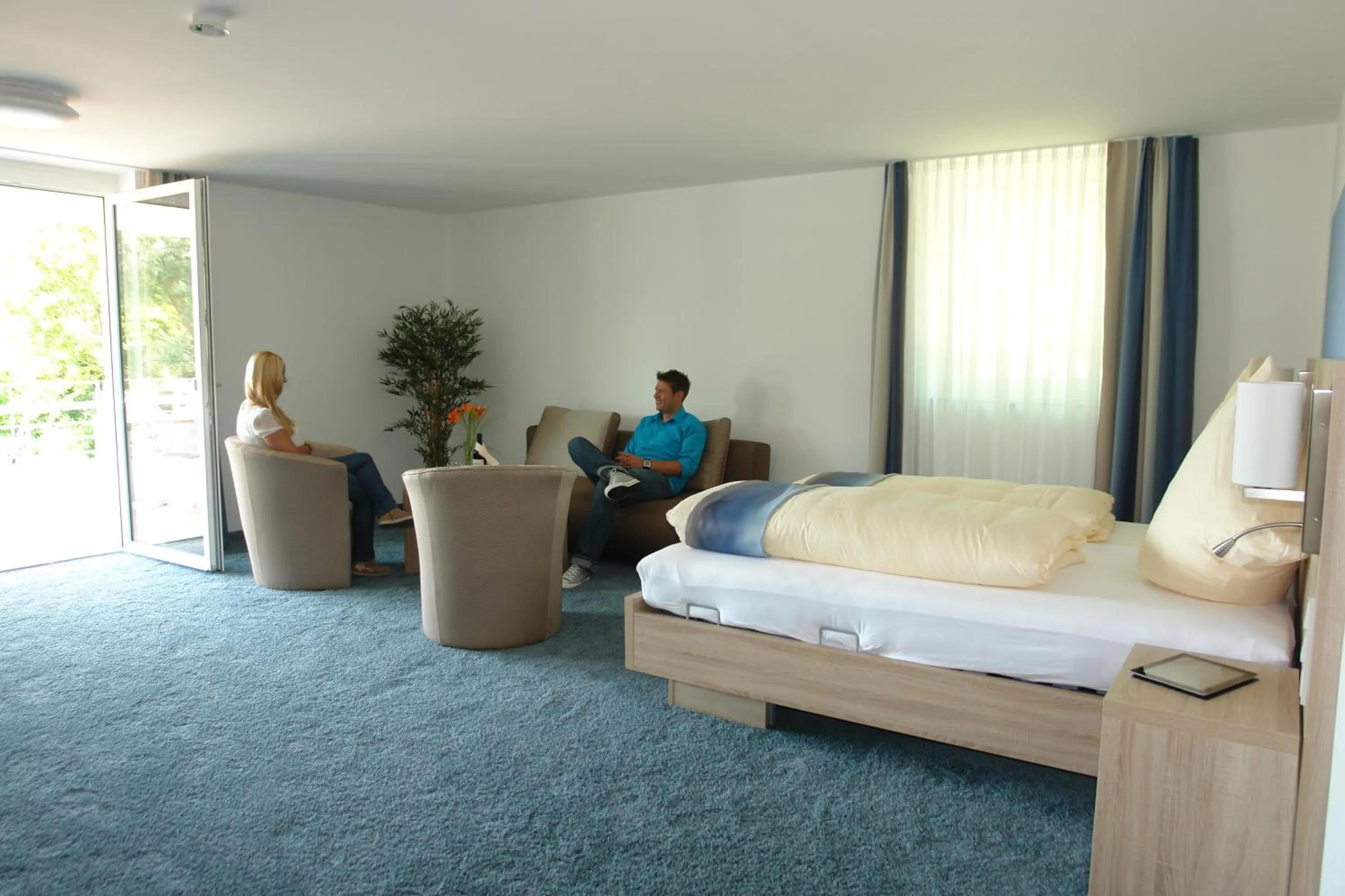 Seating area, Bed in CAP Rotach