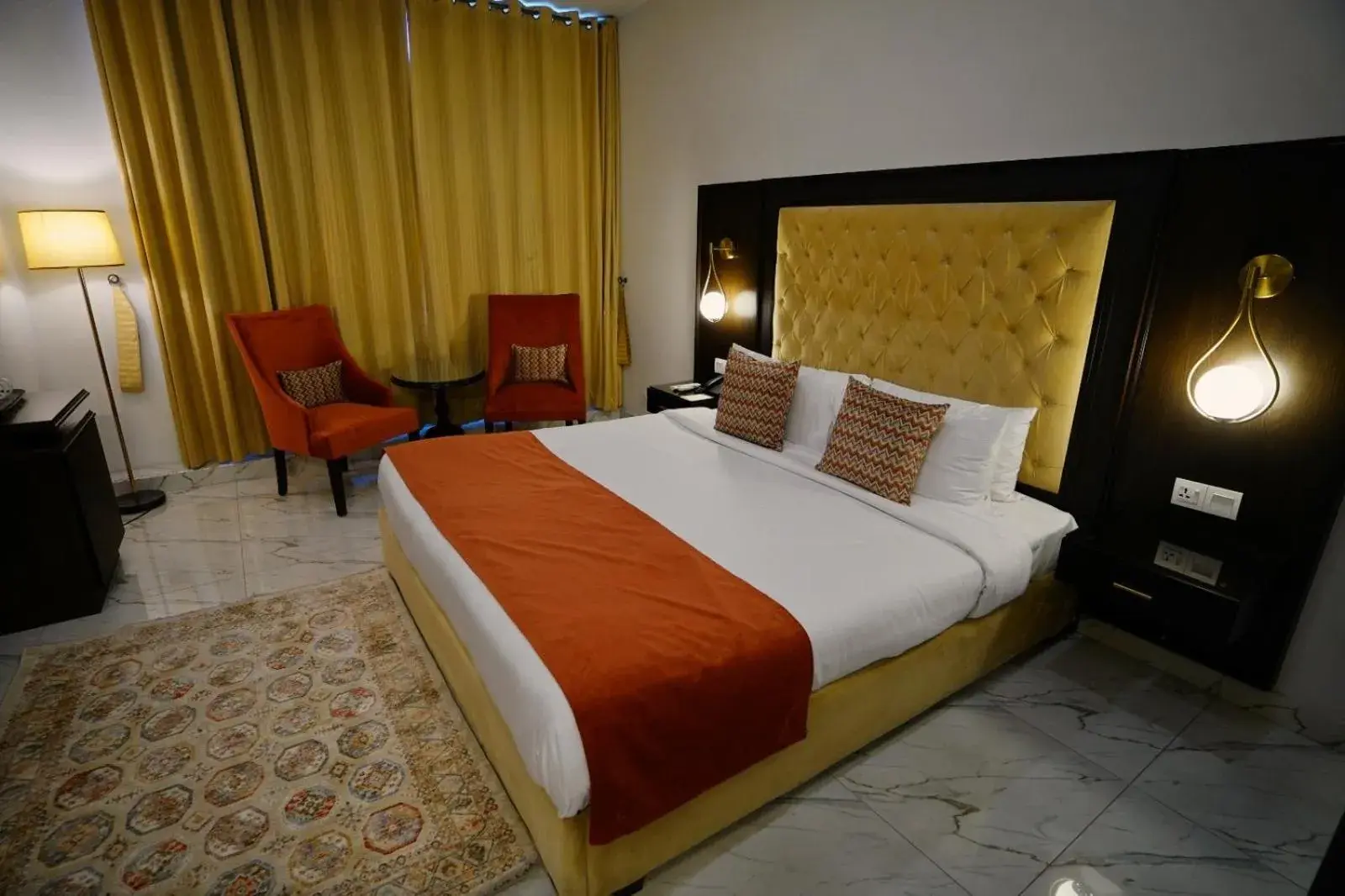 Executive Room in Faletti’s Grand MM Alam Road Executive Room in Faletti’s Grand MM Alam Road