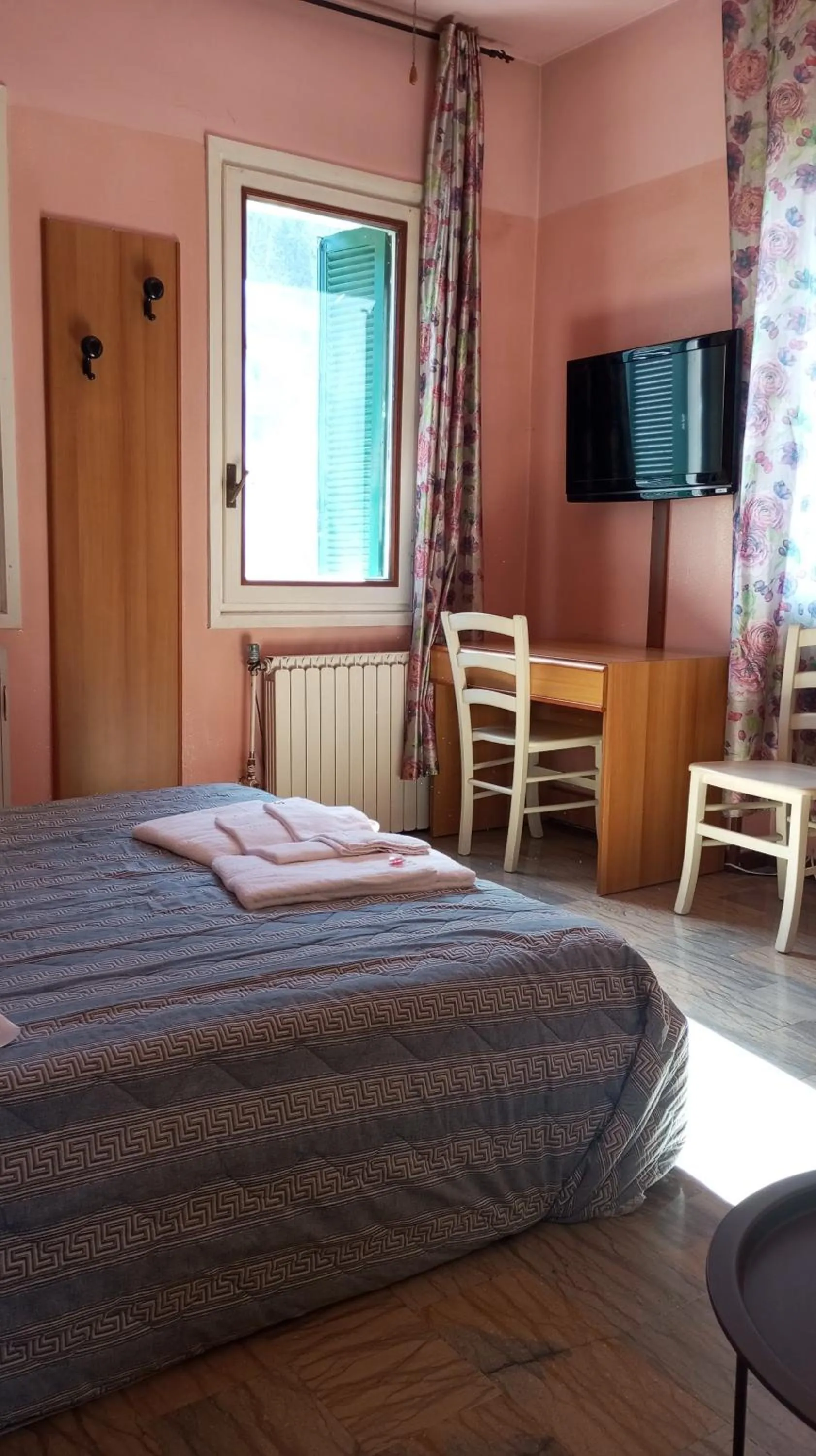 Bed in sleep well motel total