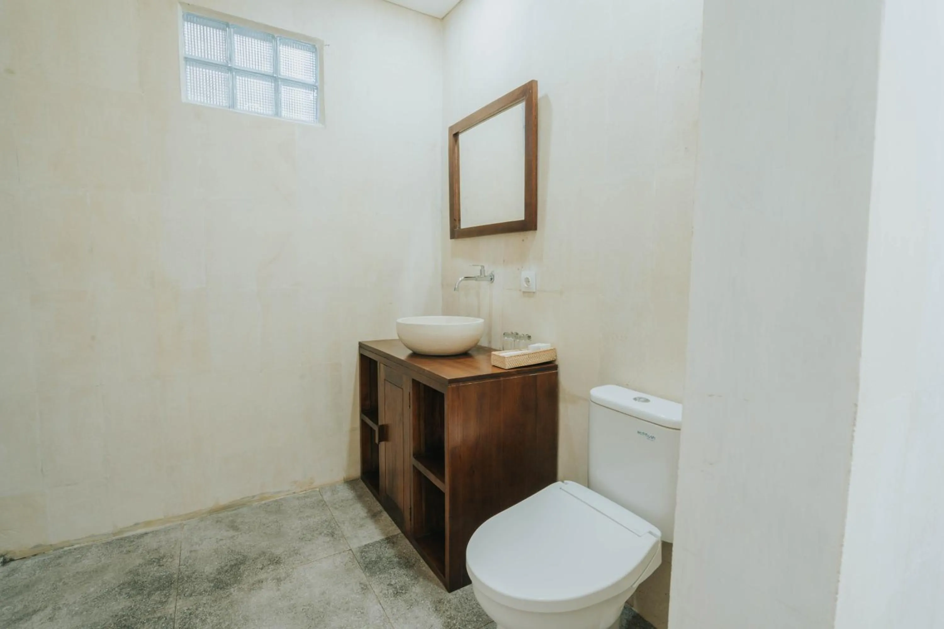 Toilet in Alam Penari Resort Ubud