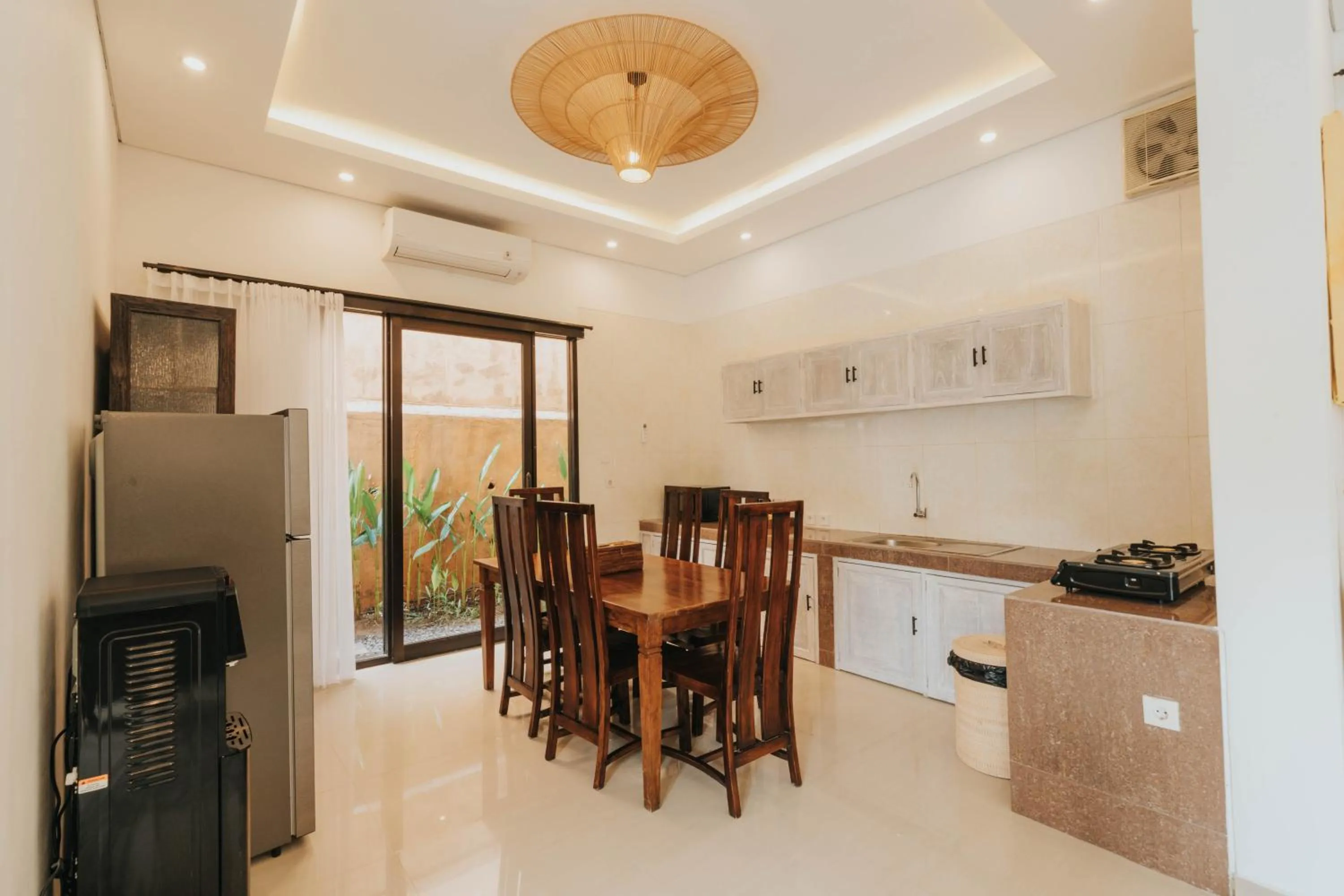 Kitchen or kitchenette in Alam Penari Resort Ubud