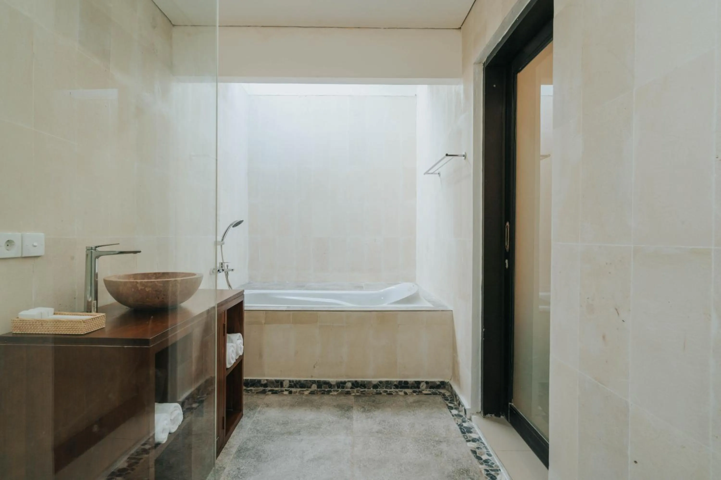 Bathroom, Bed in Alam Penari Resort Ubud