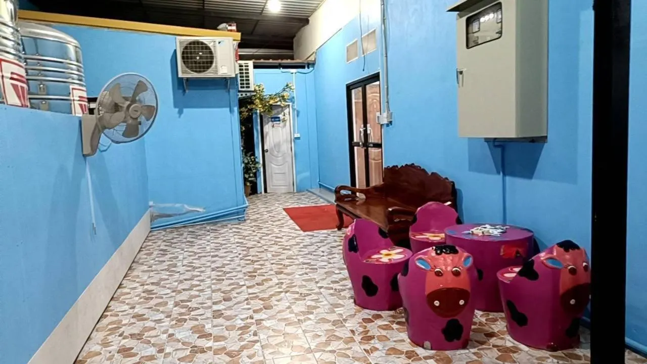 Seating area in Nopphadon Hotel