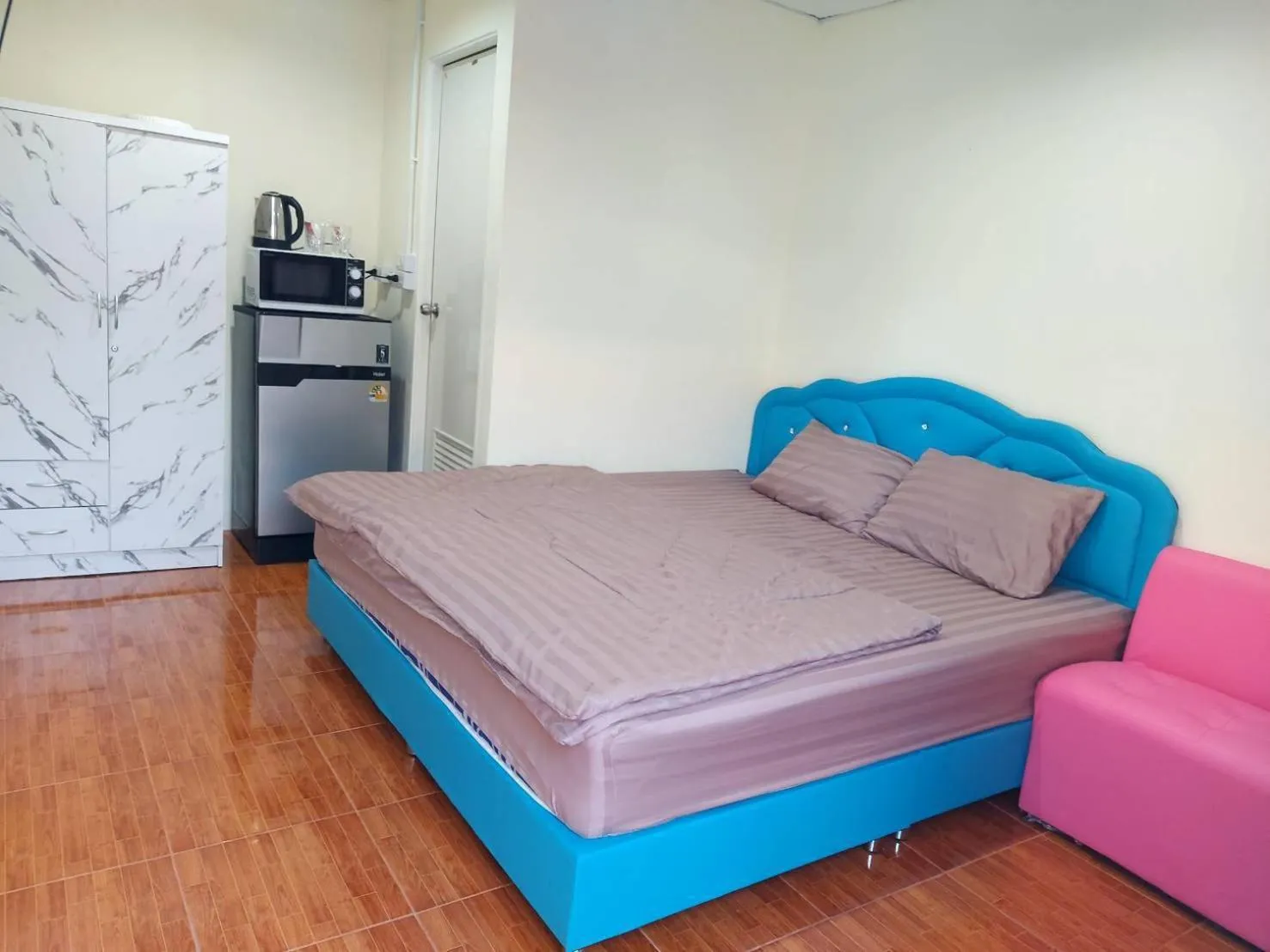 Bed in Nopphadon Hotel