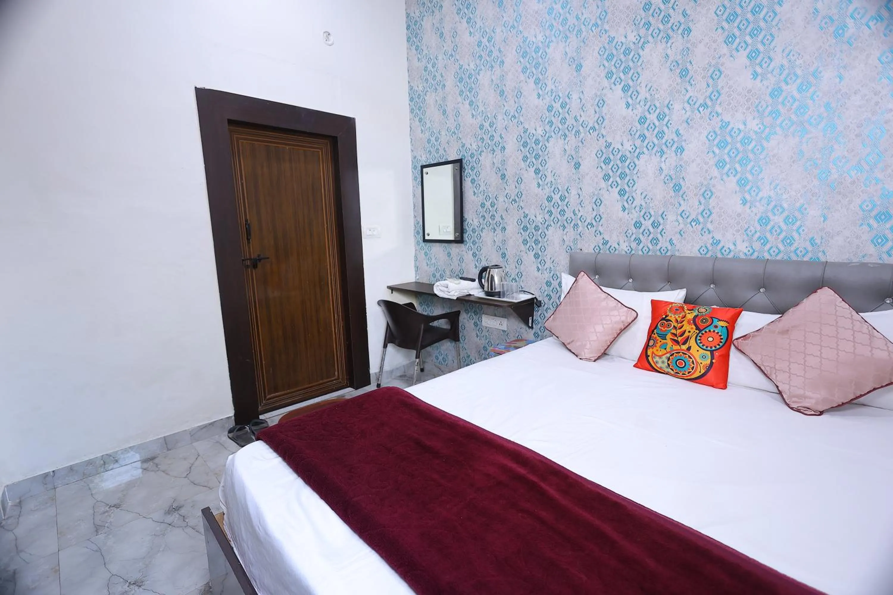 Bedroom, Bed in Sia Taj Hotel nearest Taj Mahal Agra
