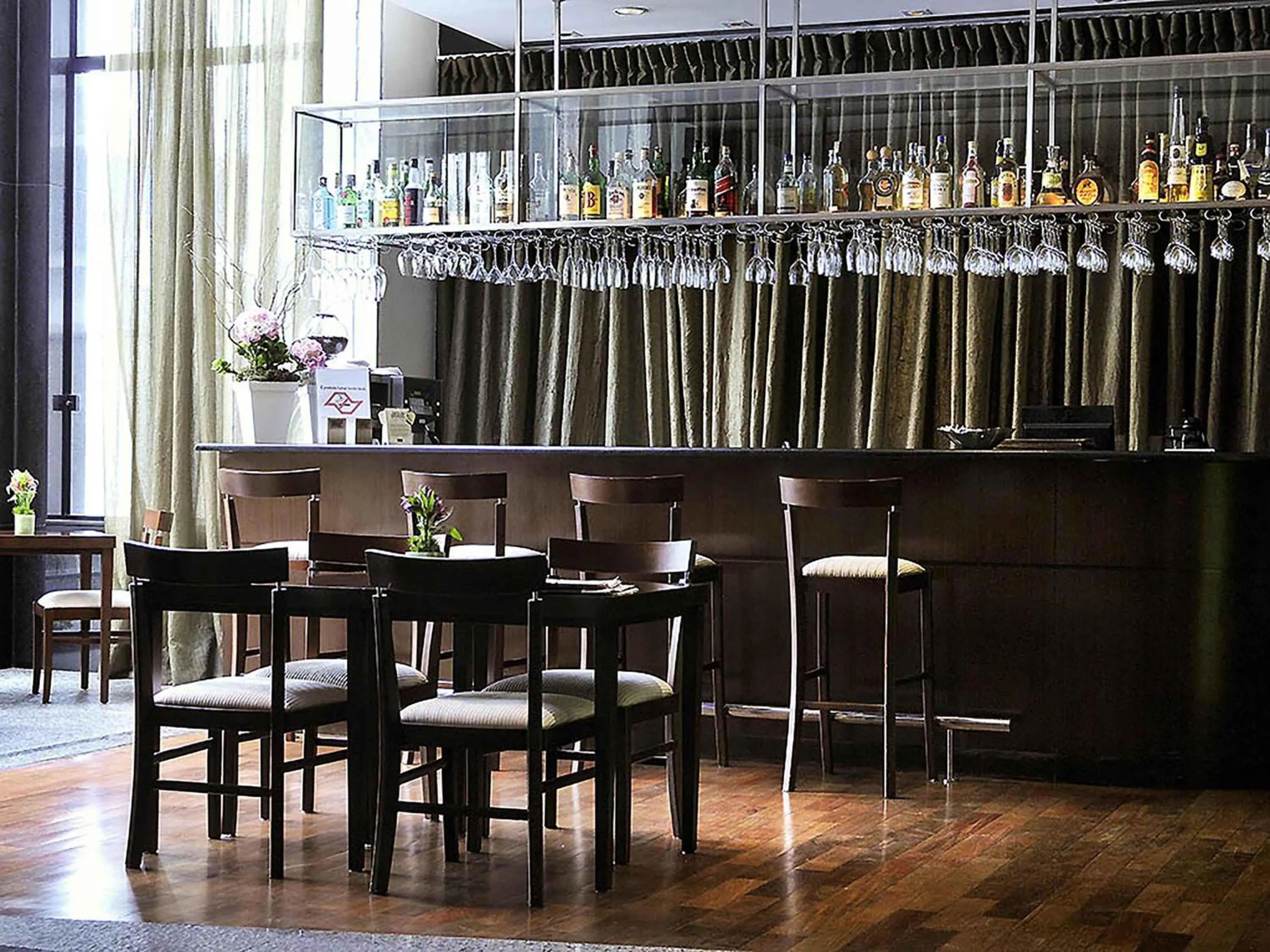 Lounge or bar in Mercure Sao Paulo Paulista