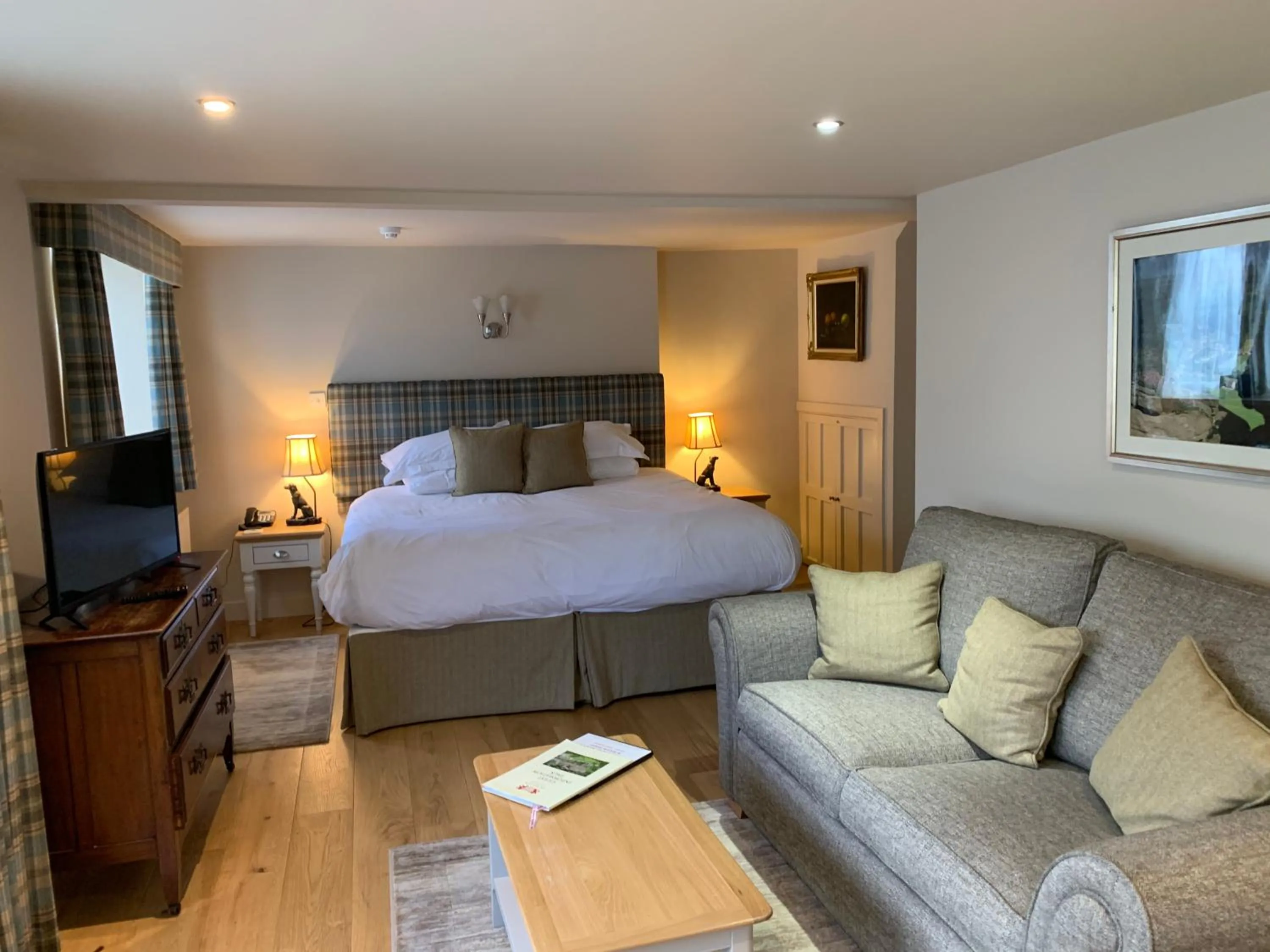 Bed in The Red Lion & Manor House