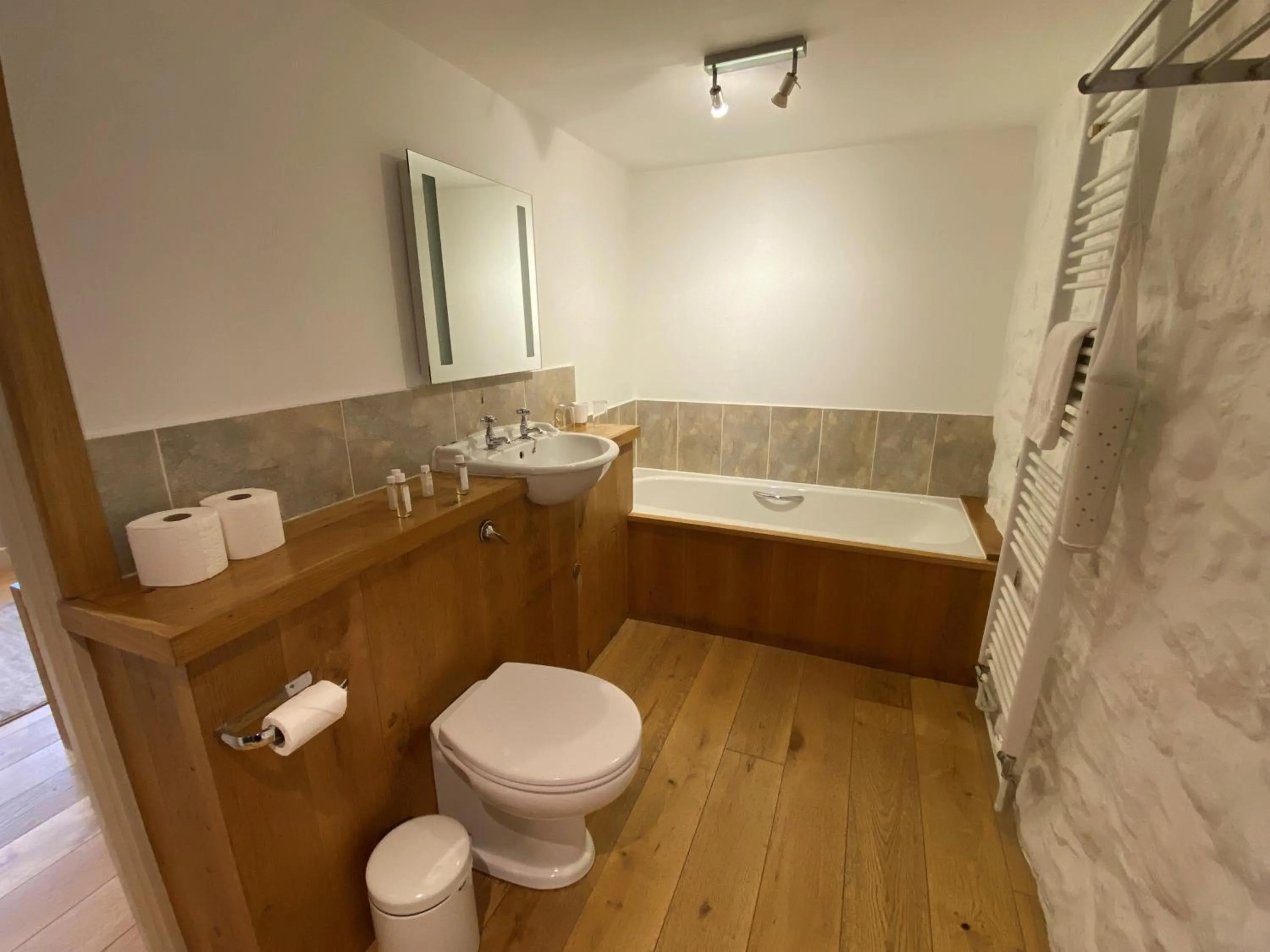 The Red Lion & Manor House