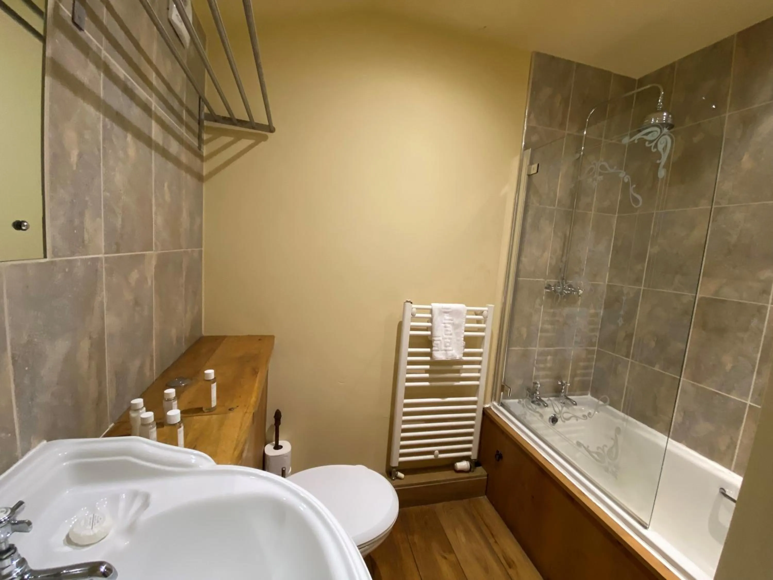 The Red Lion & Manor House