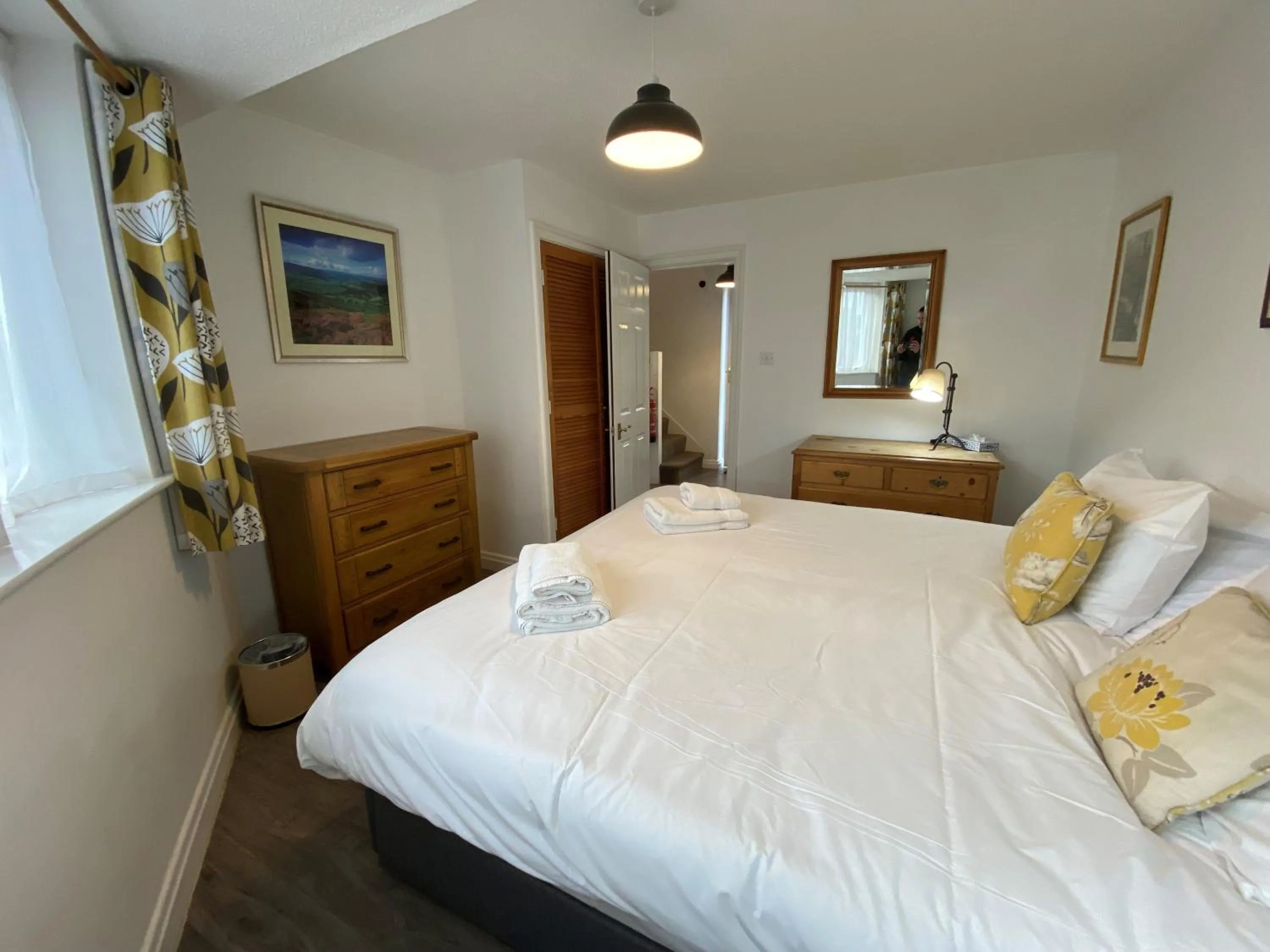 Bed in The Red Lion & Manor House