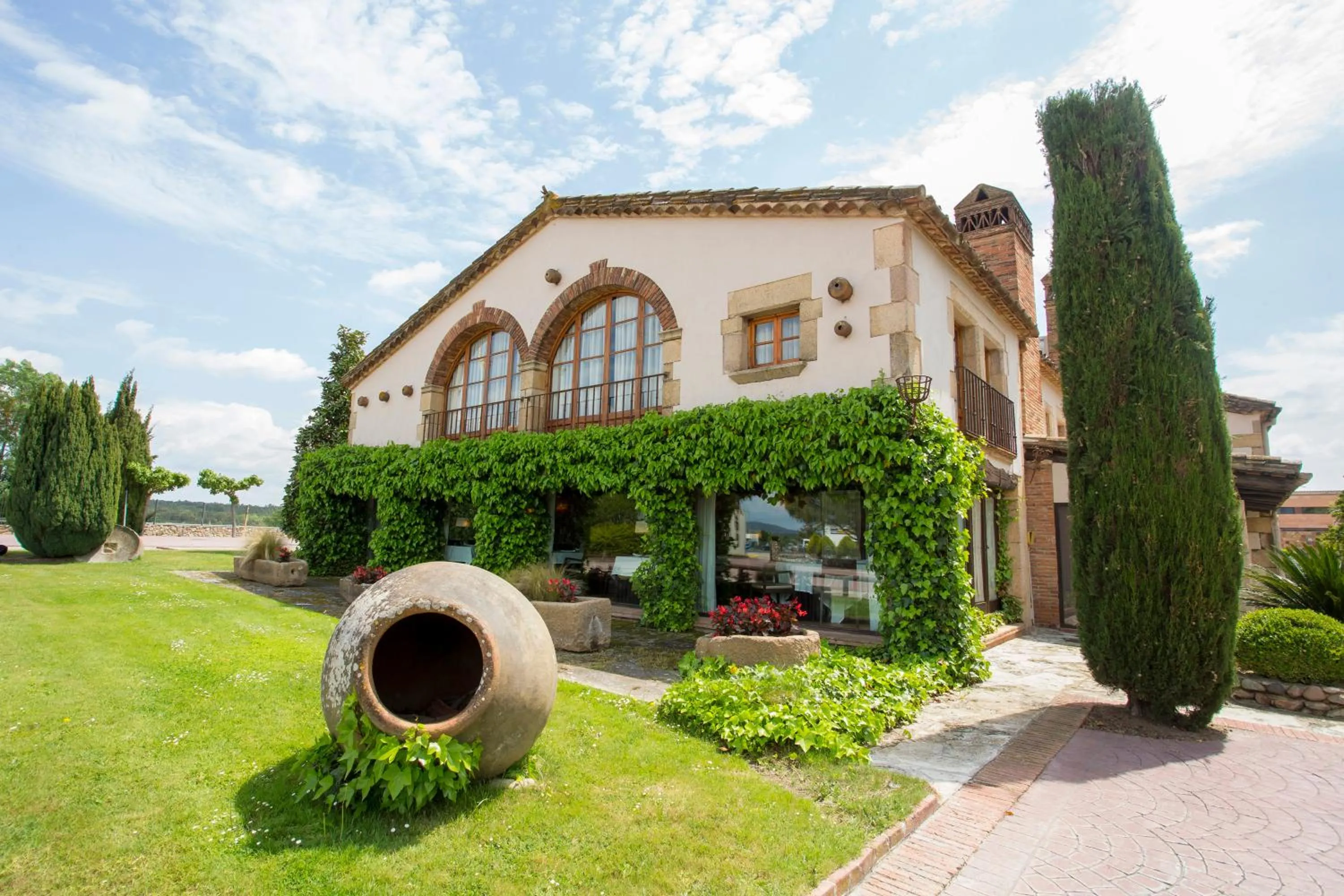 Restaurant/places to eat in Hotel Mas Solà