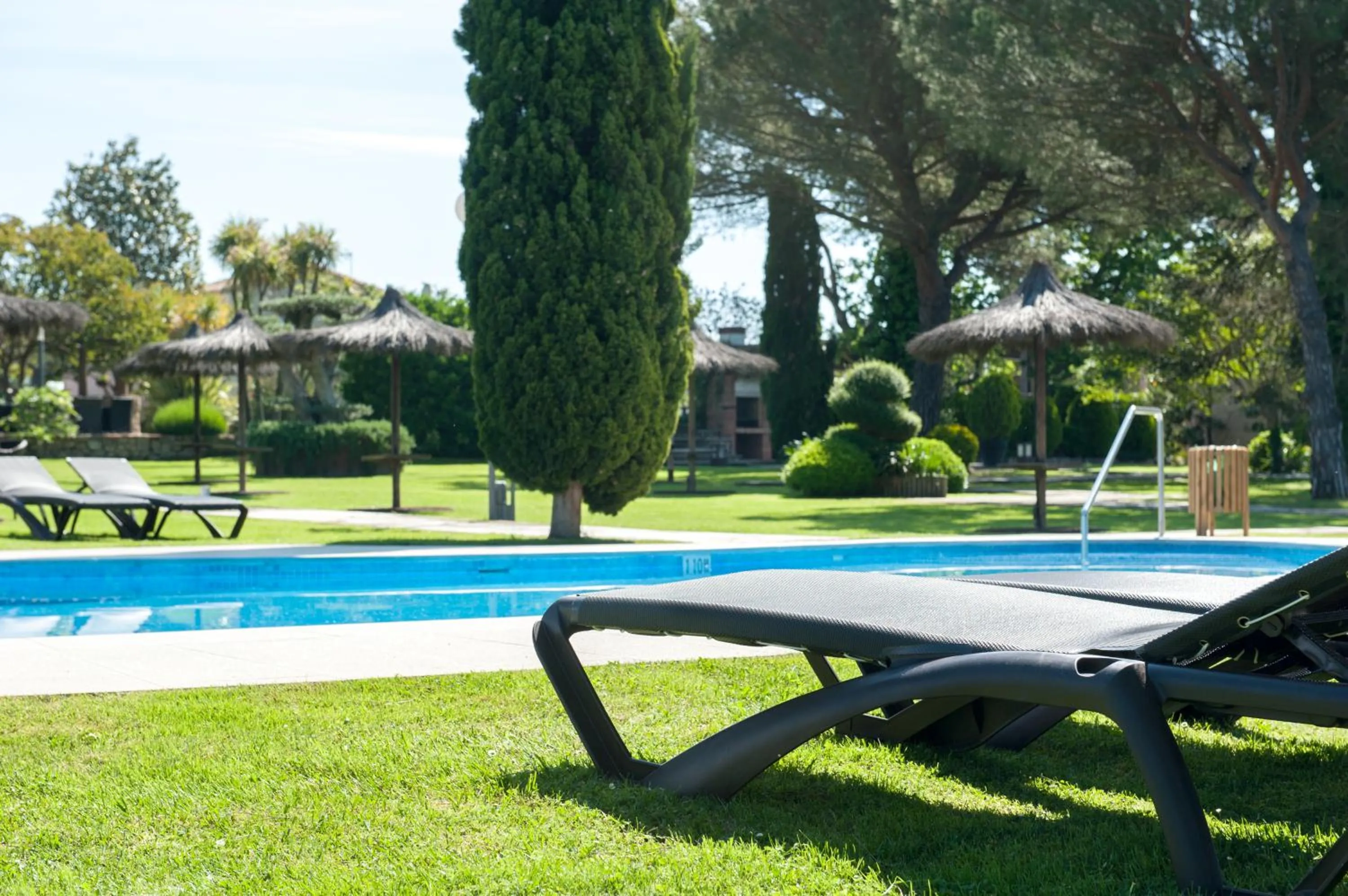 Swimming pool in Hotel Mas Solà
