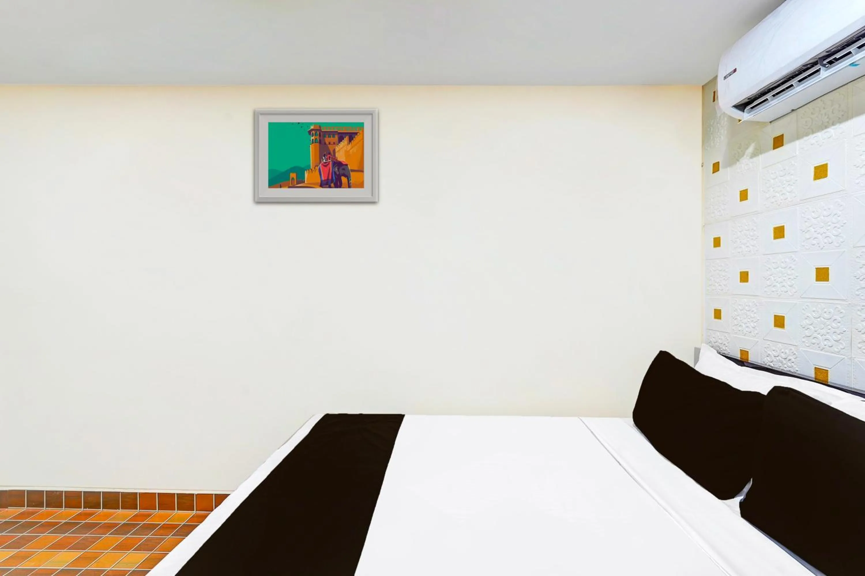 Bedroom, Bed in HOTEL O RR PALACE