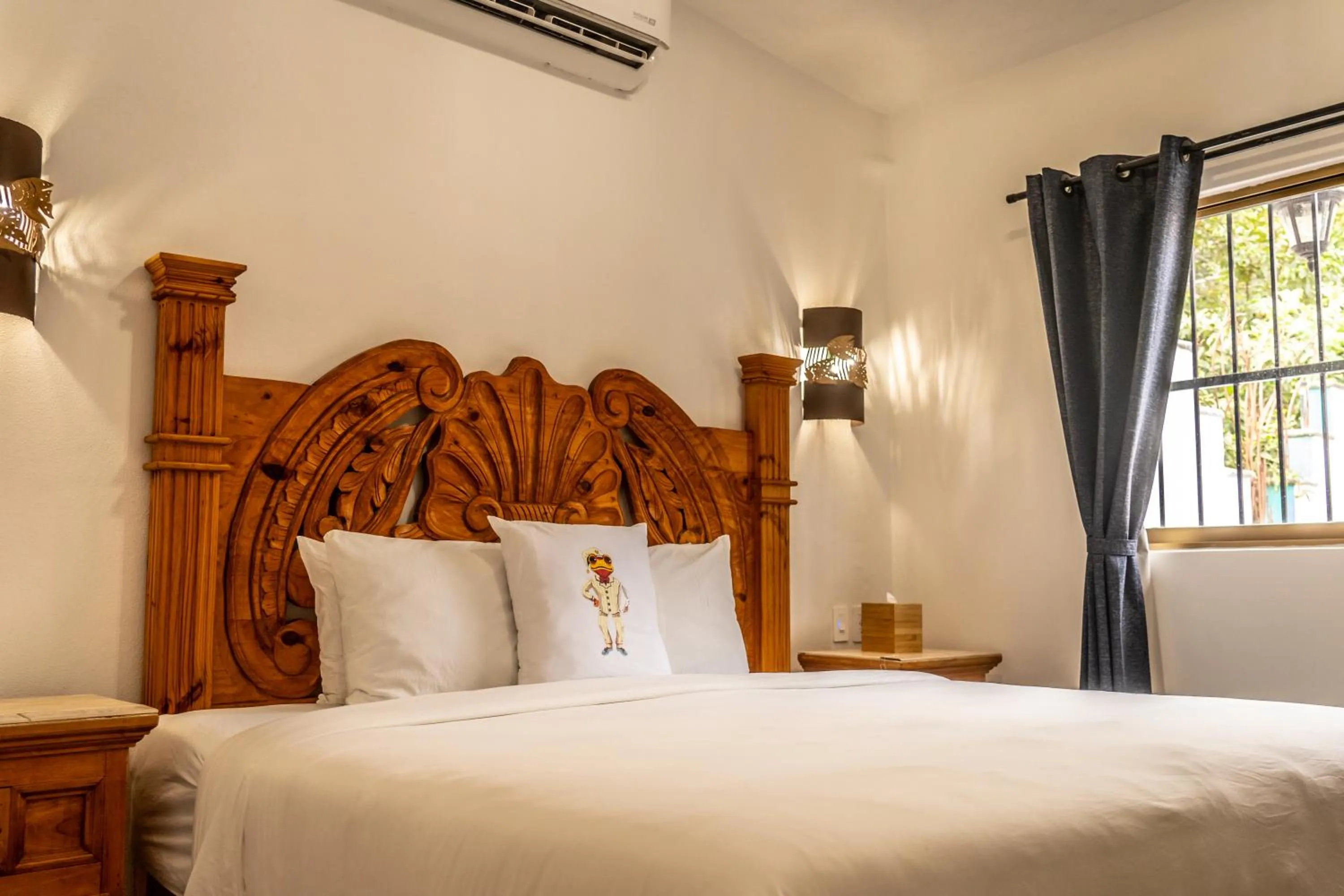 Bed in 5 Frogs Hotel Bucerias