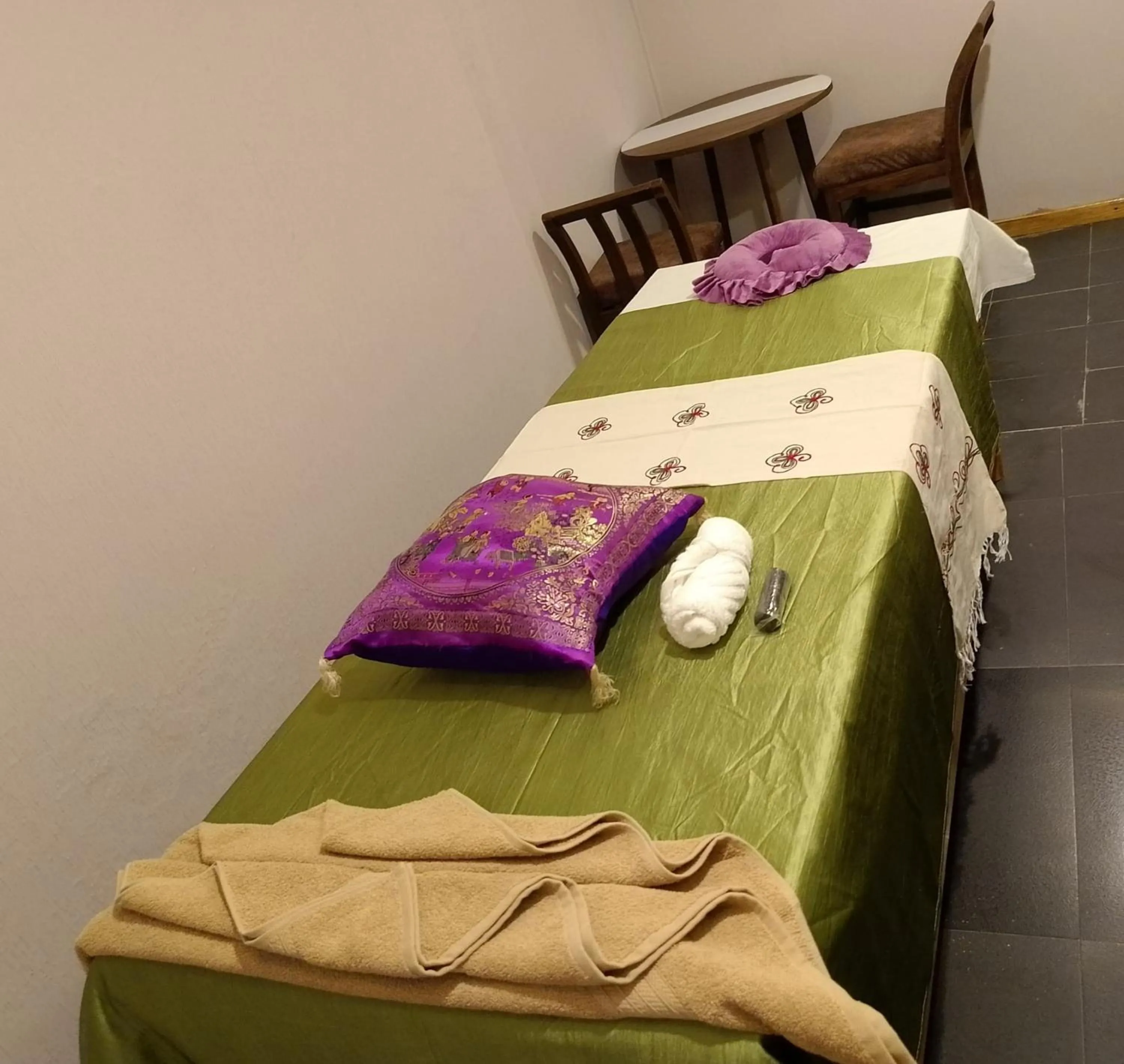 Massage, Bed in Hotel Northfield