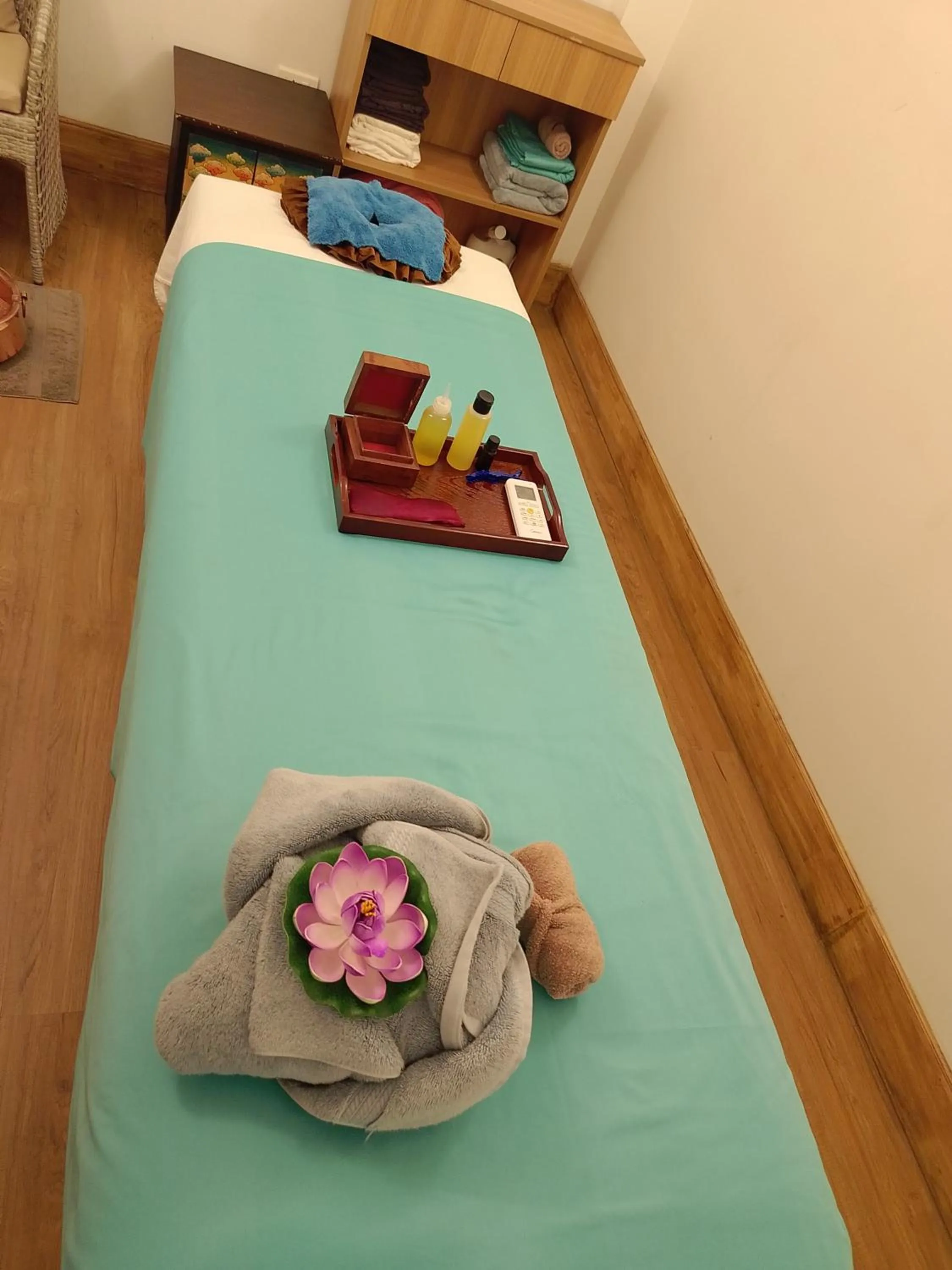 Massage, Bed in Hotel Northfield
