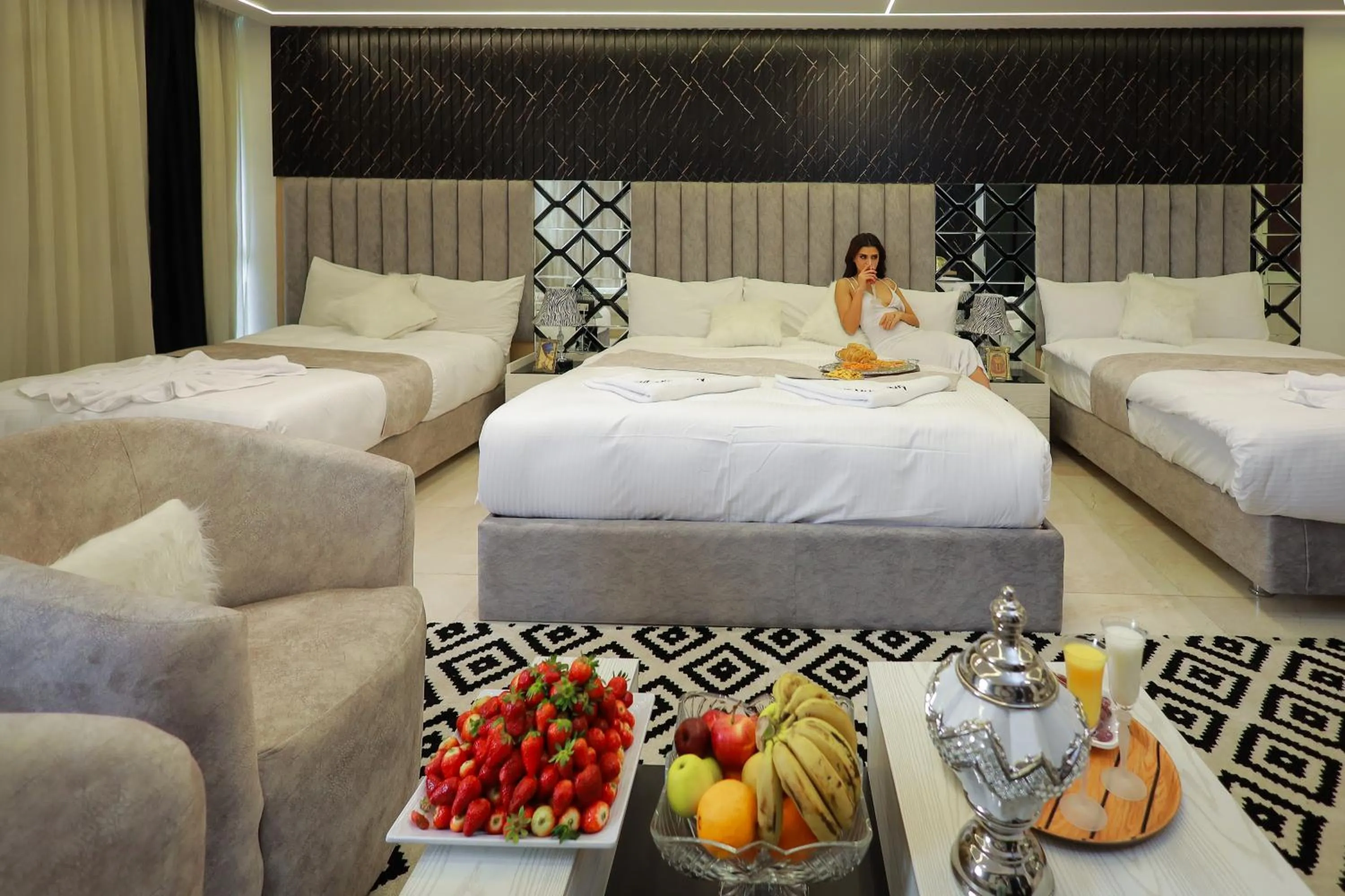 Photo of the whole room, Bed in The Muse Pyramids INN