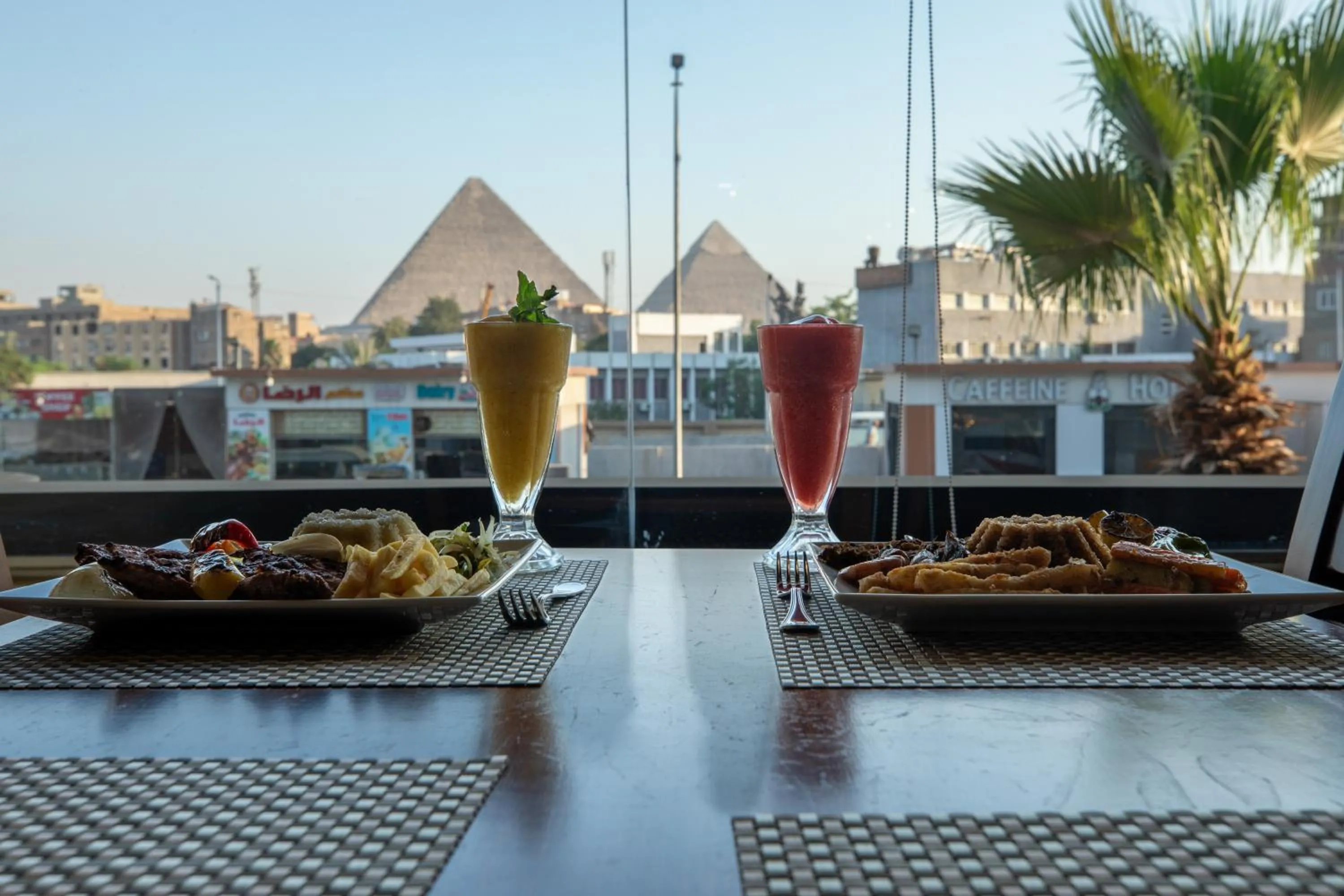 Restaurant/places to eat in The Muse Pyramids INN