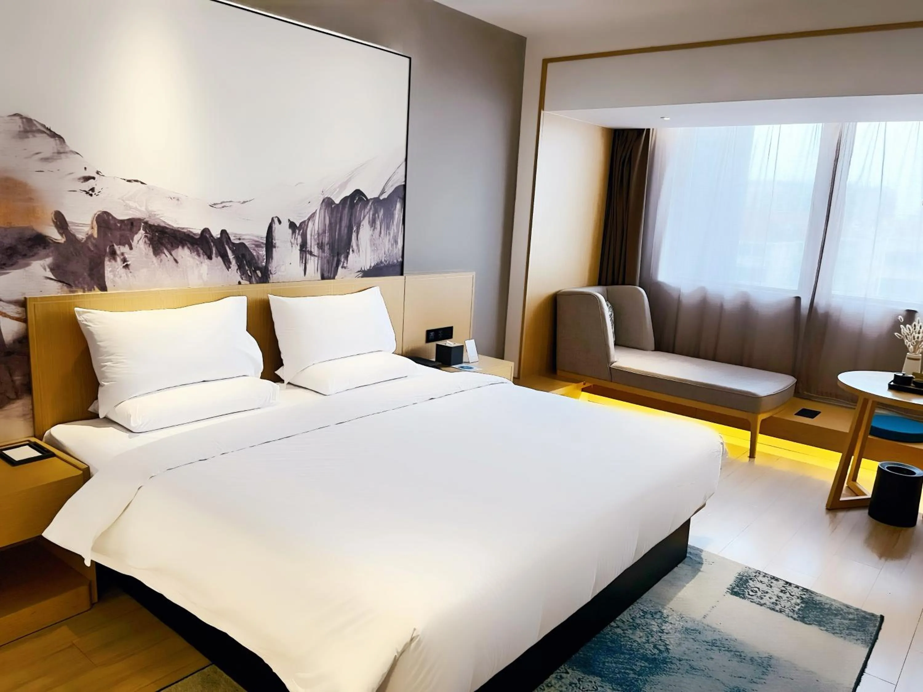 Bed in Tuke China Hotel Shanghai Hongqiao Airport