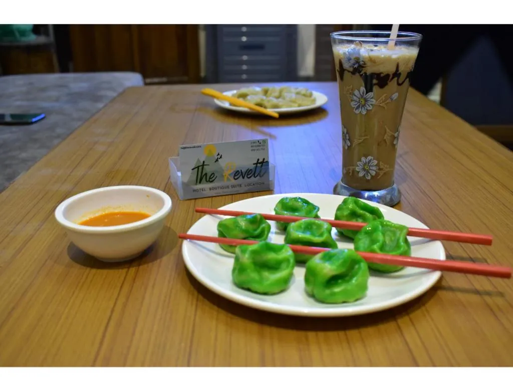 Breakfast in The Revett