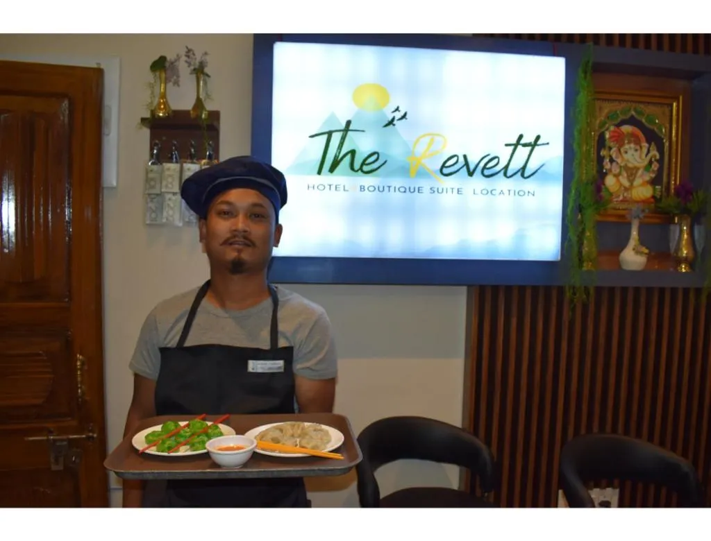 Restaurant/places to eat in The Revett