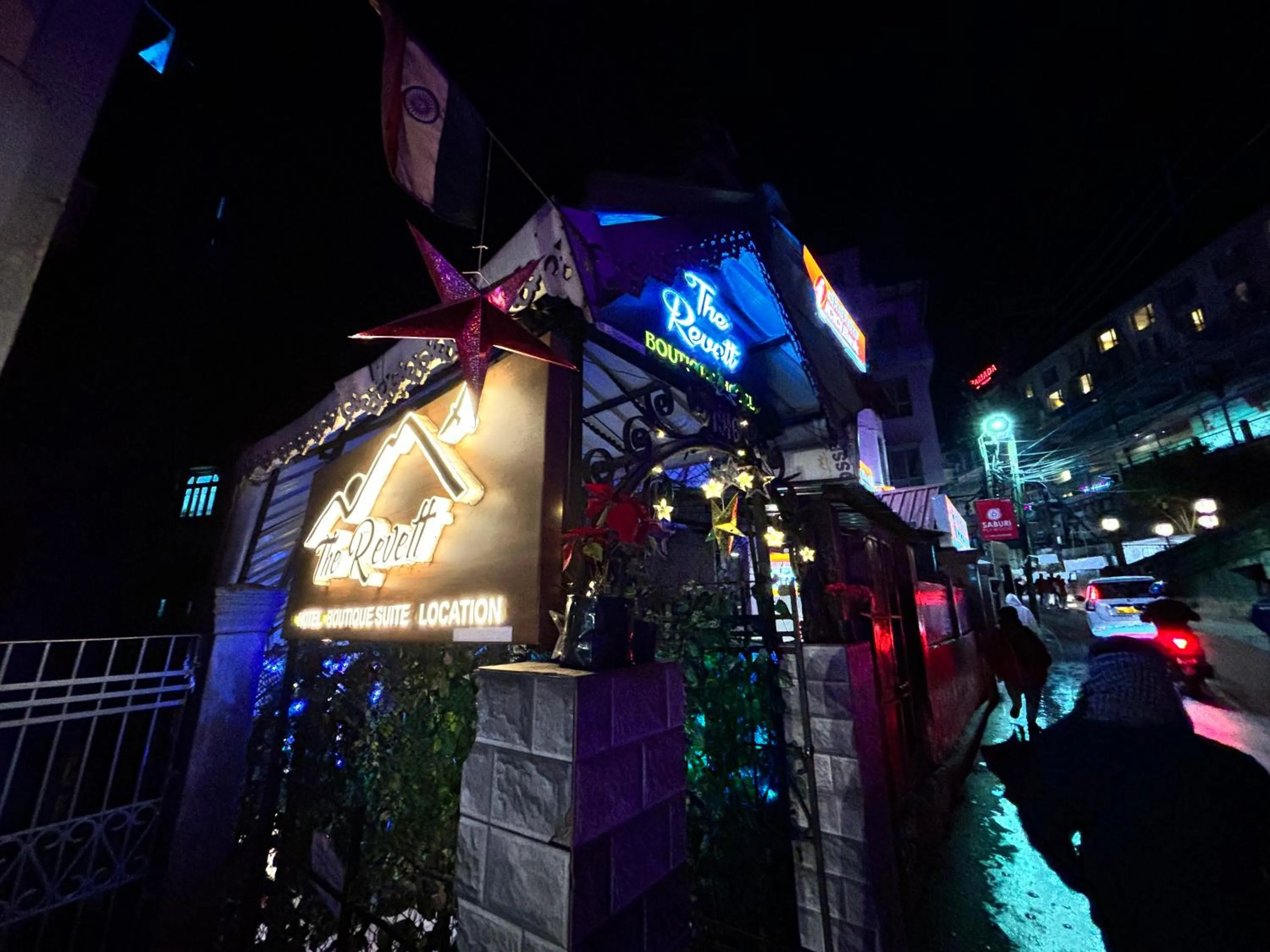 Facade/entrance in The Revett