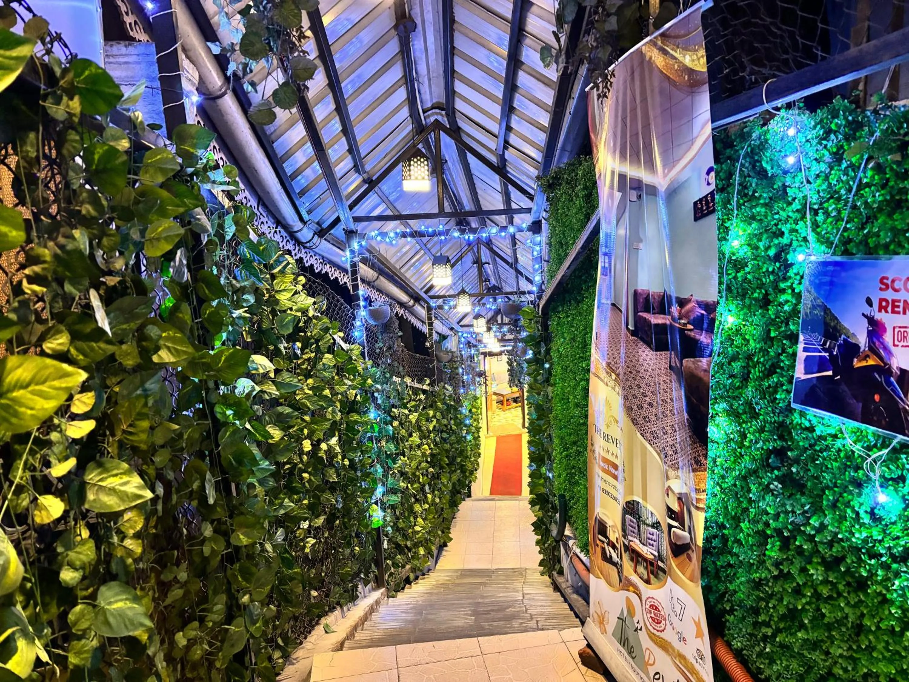 Facade/entrance in The Revett