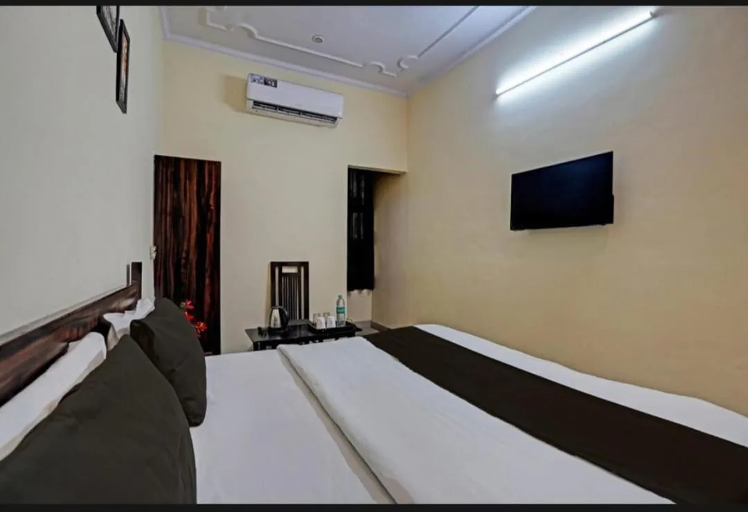 Bed in AK VILAS - BEST BUDGETED HOTEL IN JAIPUR