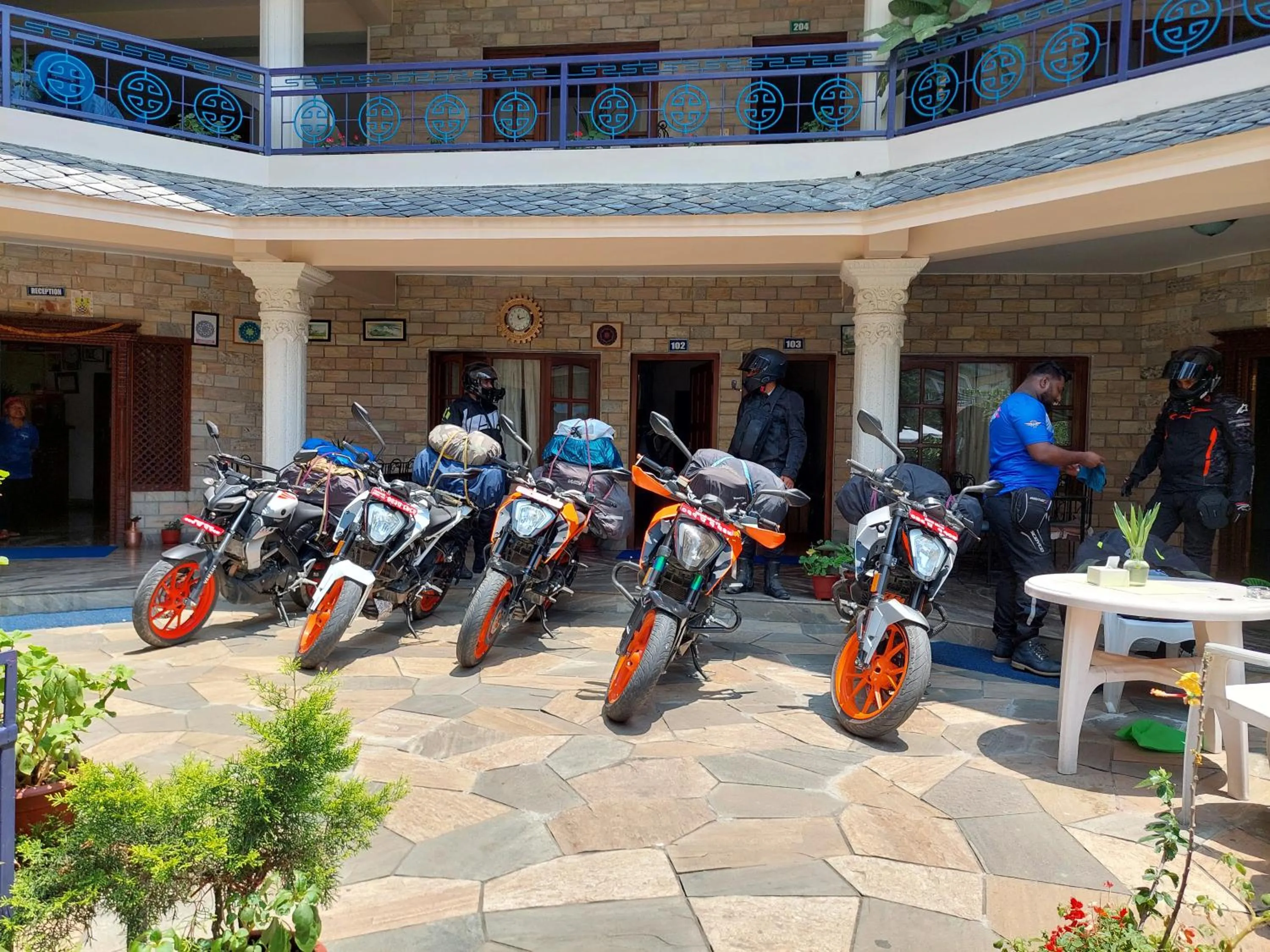 Blue Planet Lodge & Restaurant